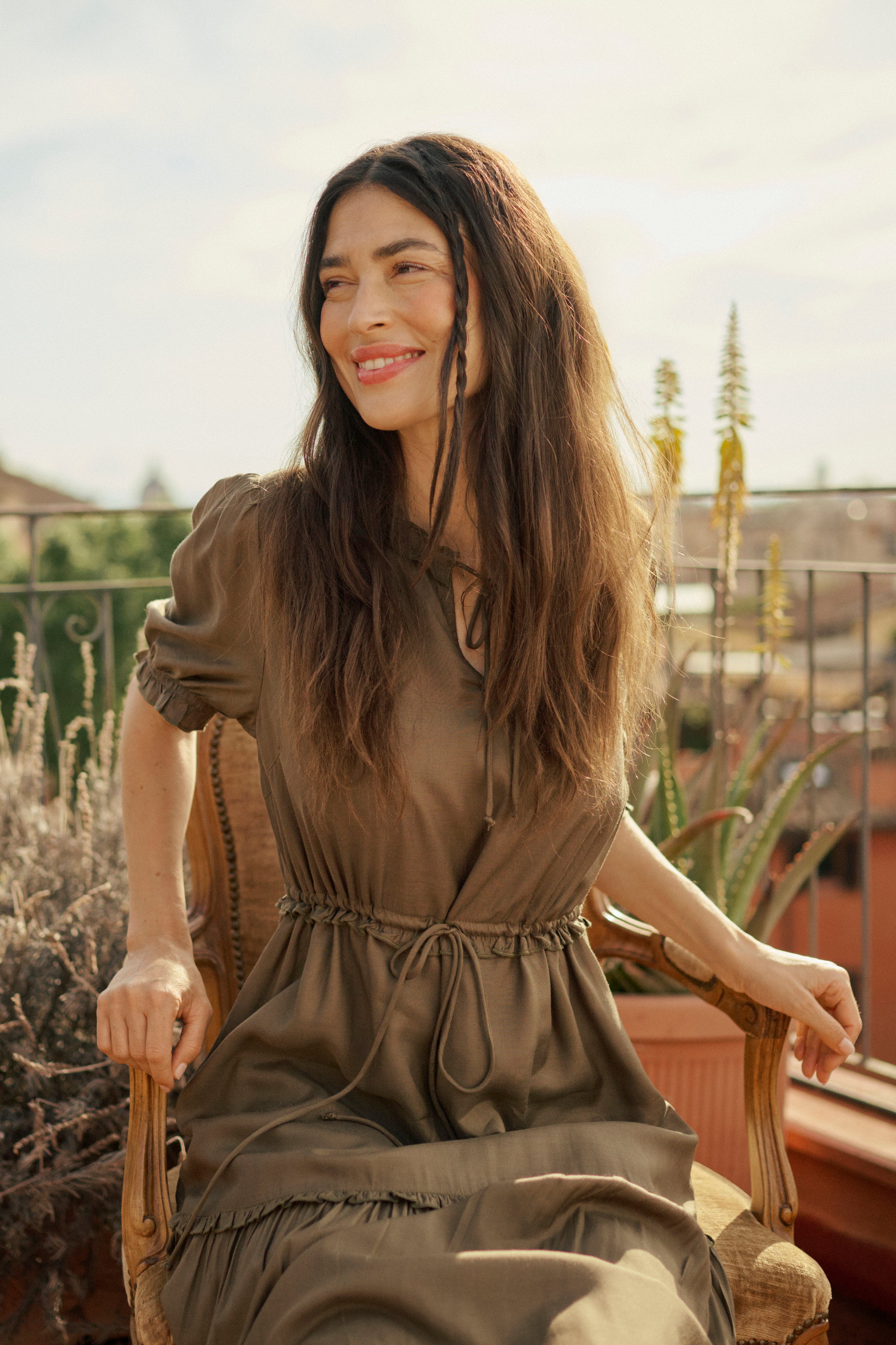 CRLucia Kleid LOCATION NONE 10613894-190820