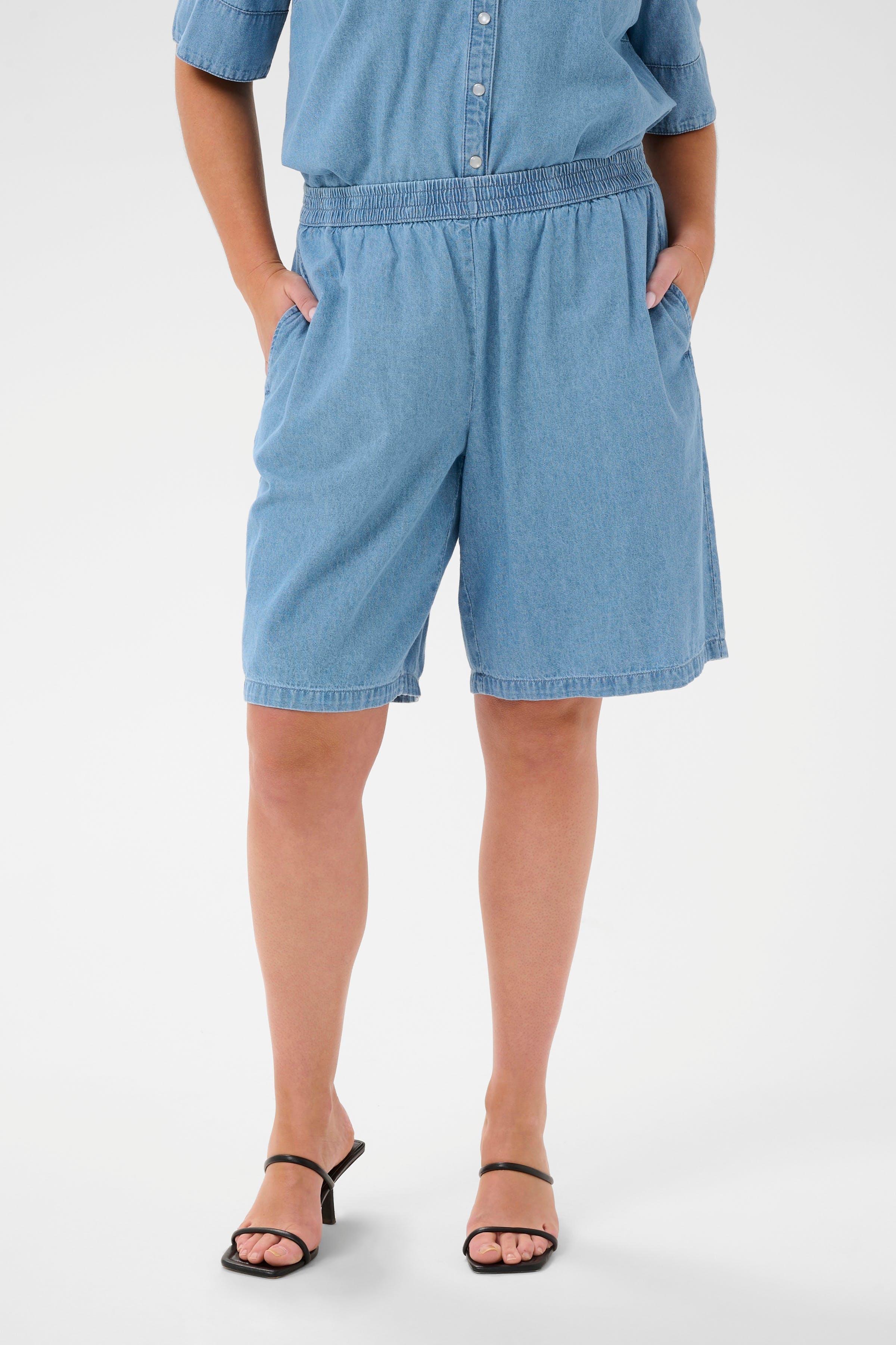 KCjada Bermuda LOOKBOOK FRONT 10584171-105707