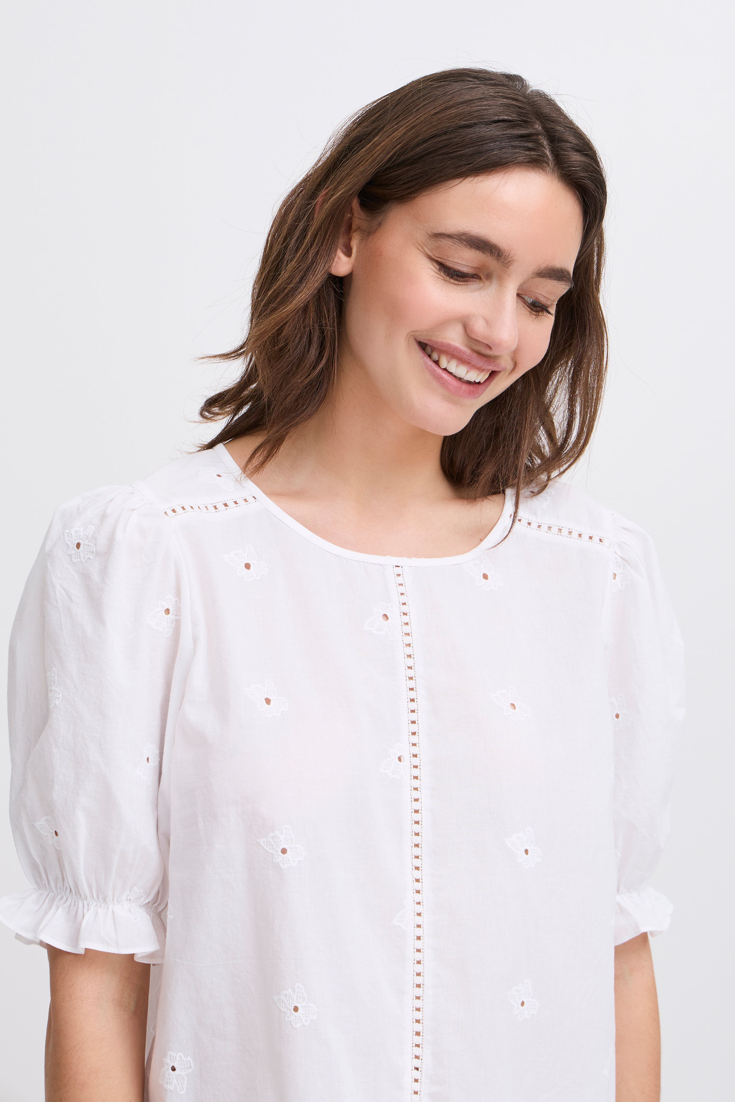 BYJINNI Bluse LOOKBOOK DETAIL 20816723-110601