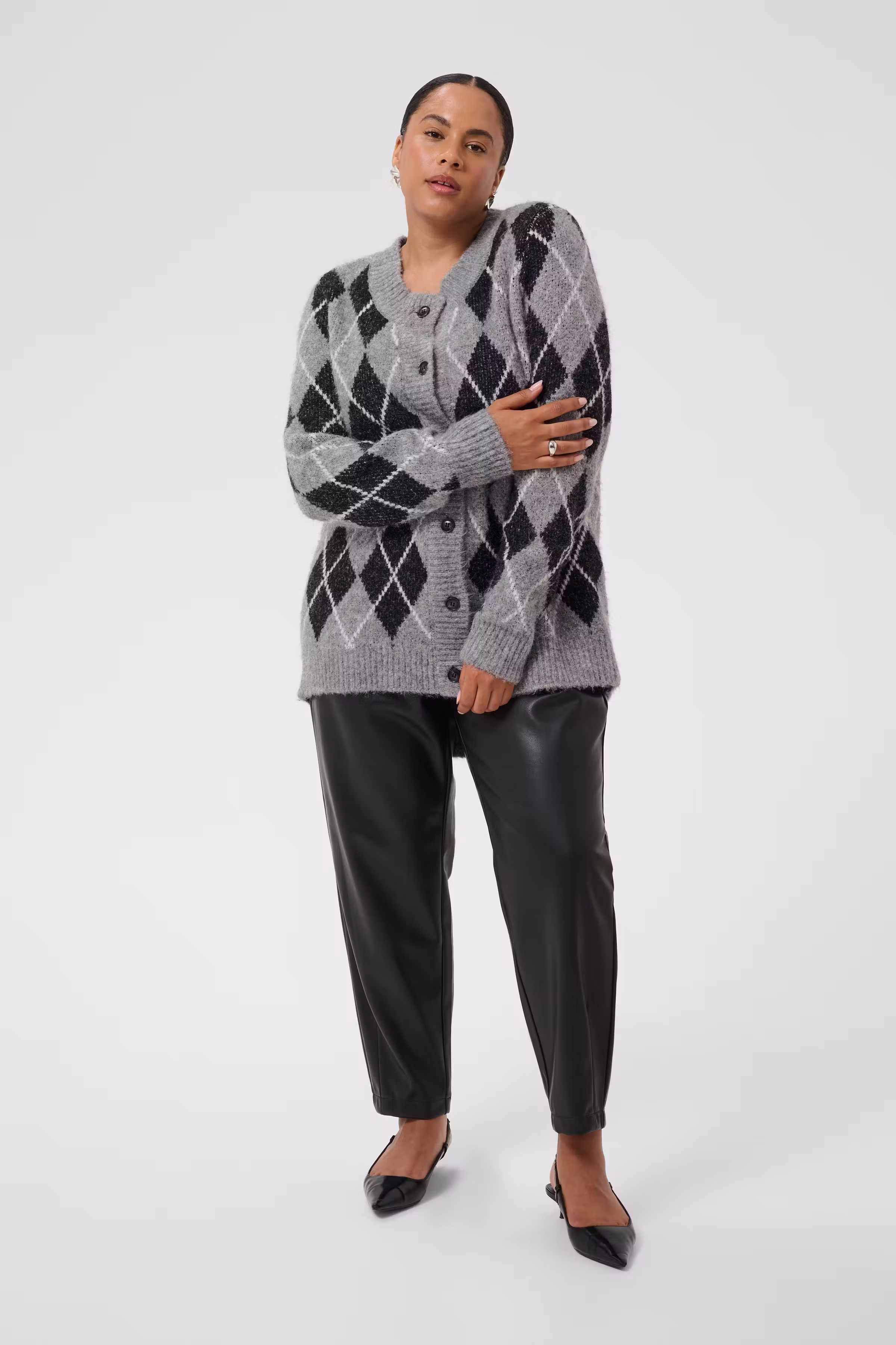 KCsima Cardigan LOOKBOOK FRONT 10584417-109749