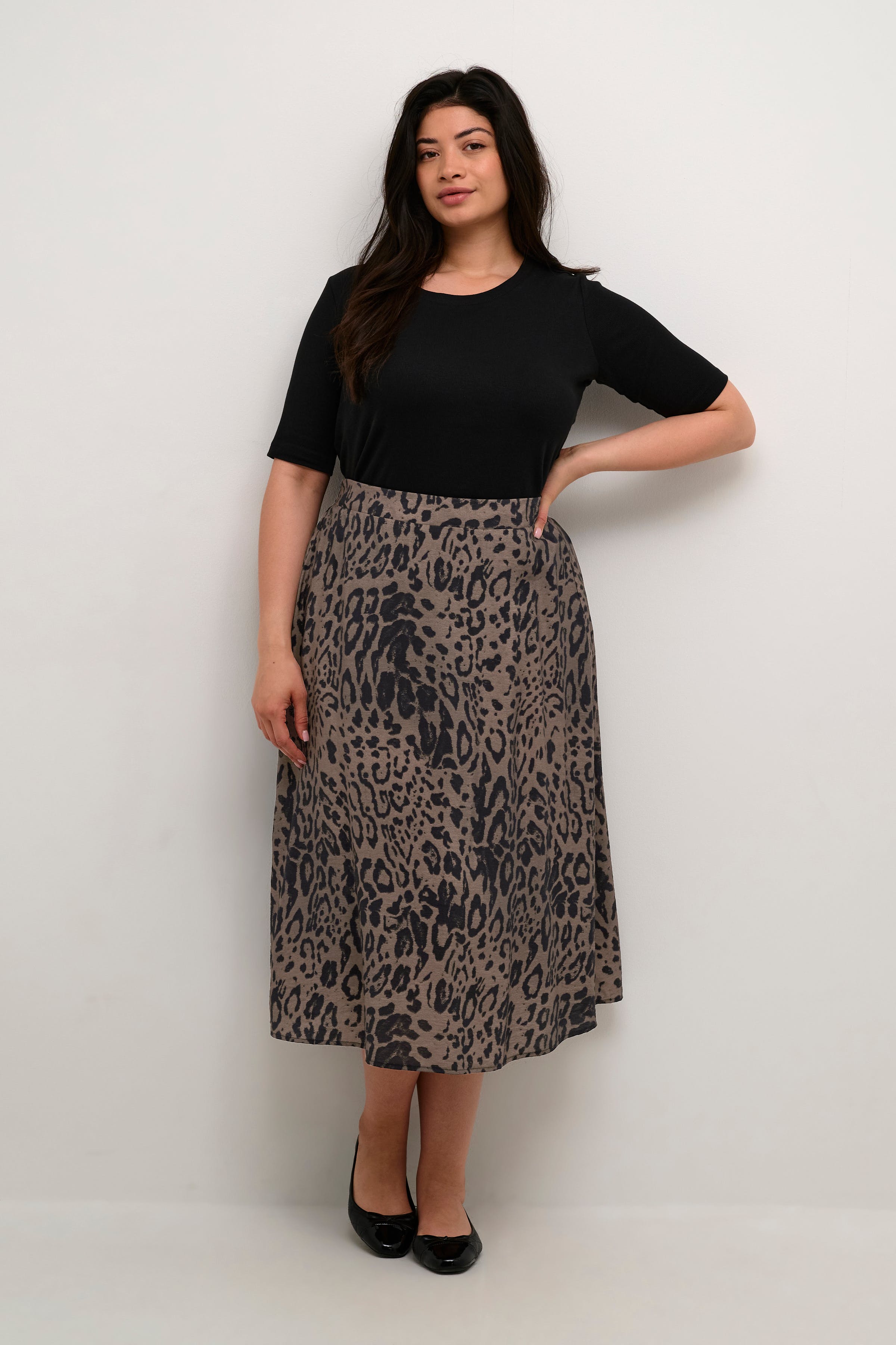KCjola Leopard Skirt LOOKBOOK FRONT 10582538-106279
