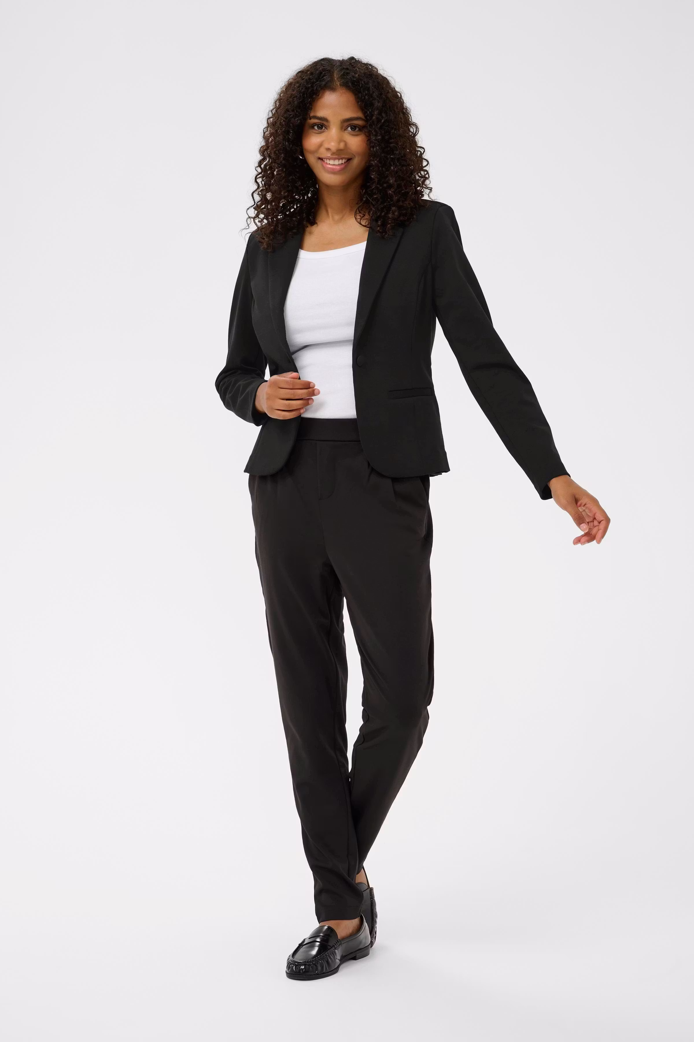 KAjenny Blazer LOOKBOOK FRONT 10508488-100121