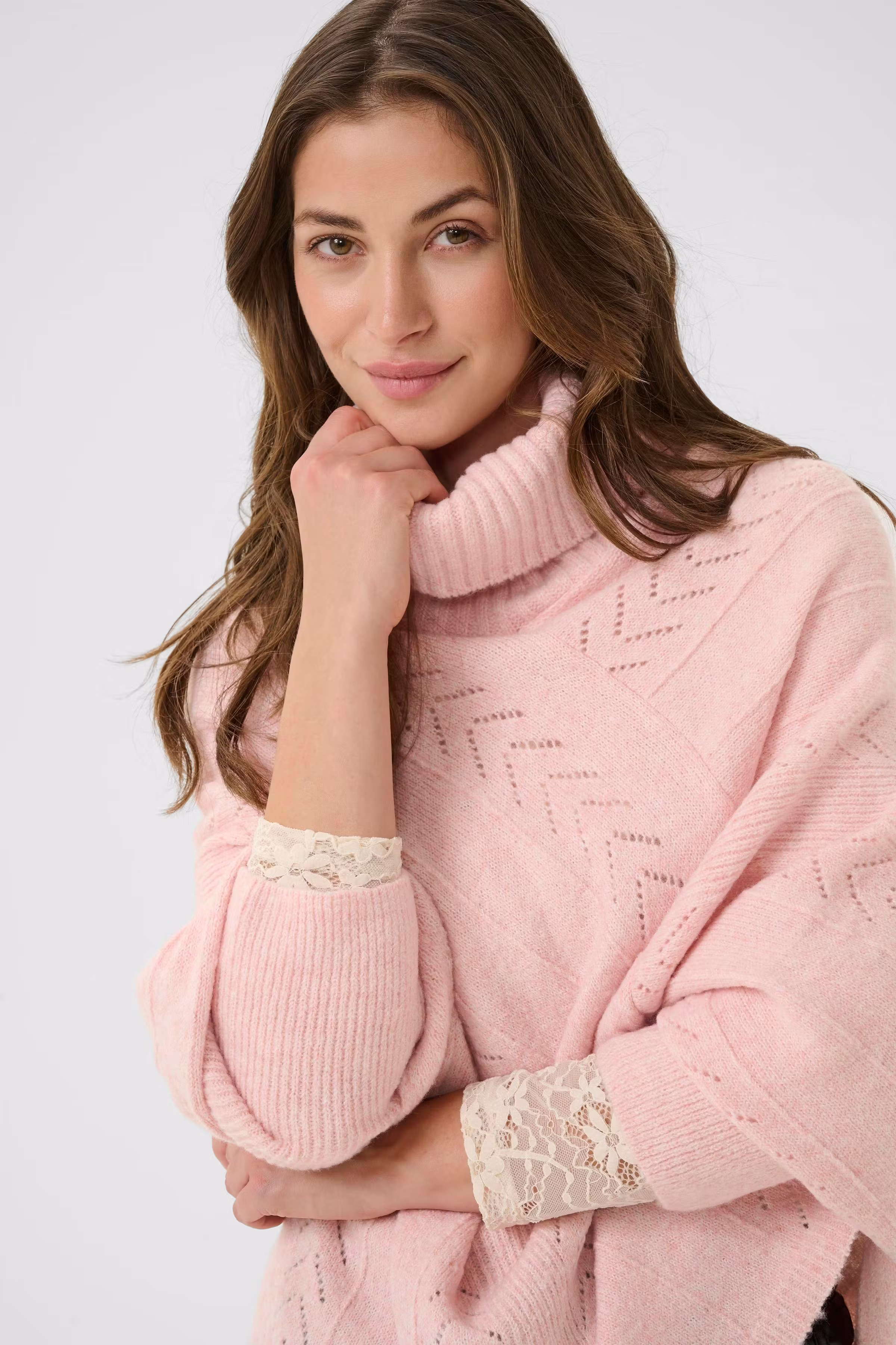 CRHoliday Poncho LOOKBOOK DETAIL 10612387-1515111