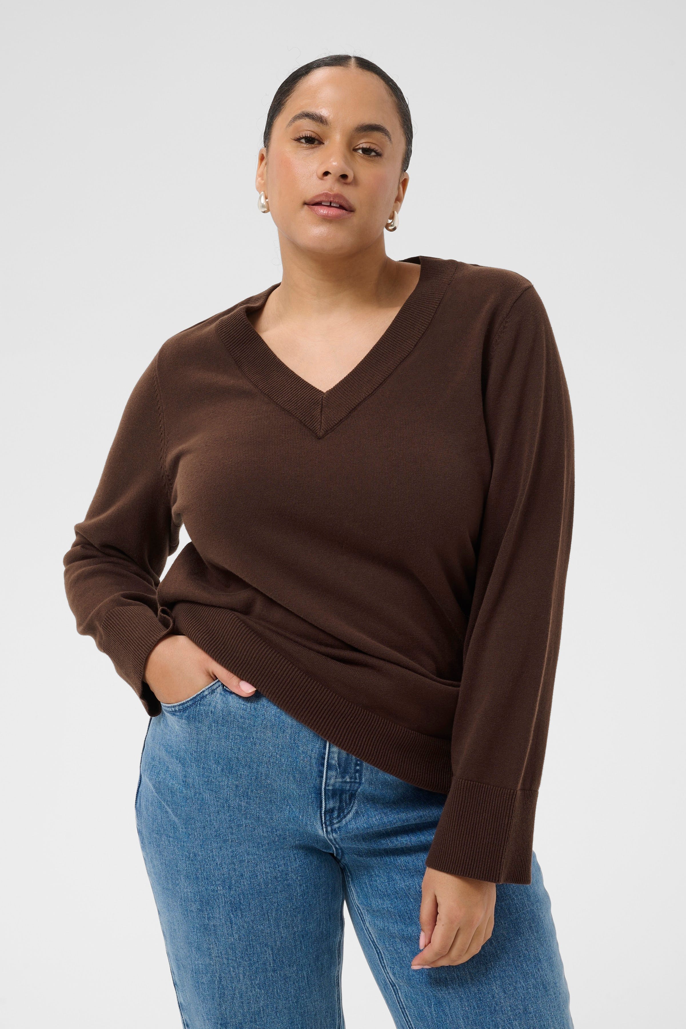 KCharia Pullover LOOKBOOK FRONT 10584321-190915