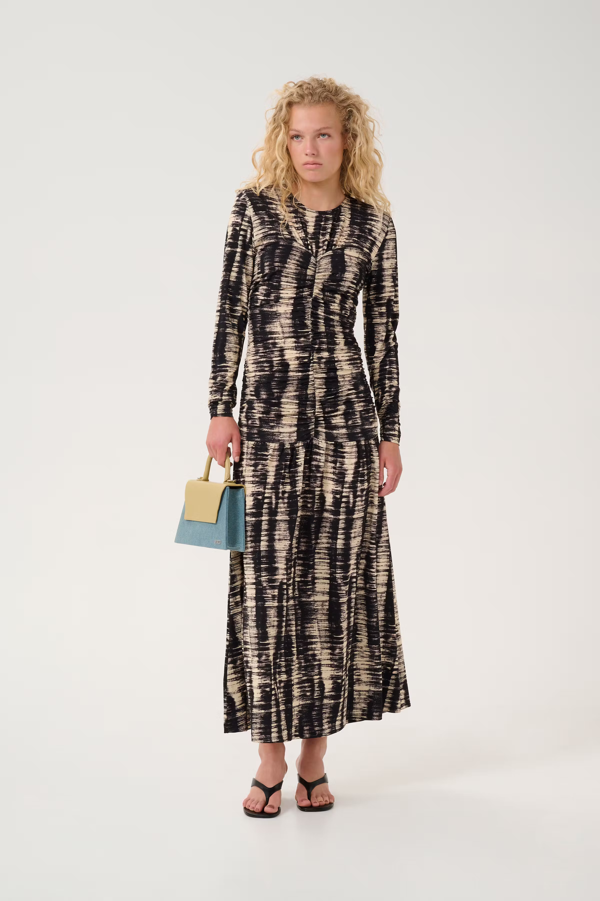 GZemilia Kjole LOOKBOOK FRONT 10909962-107275