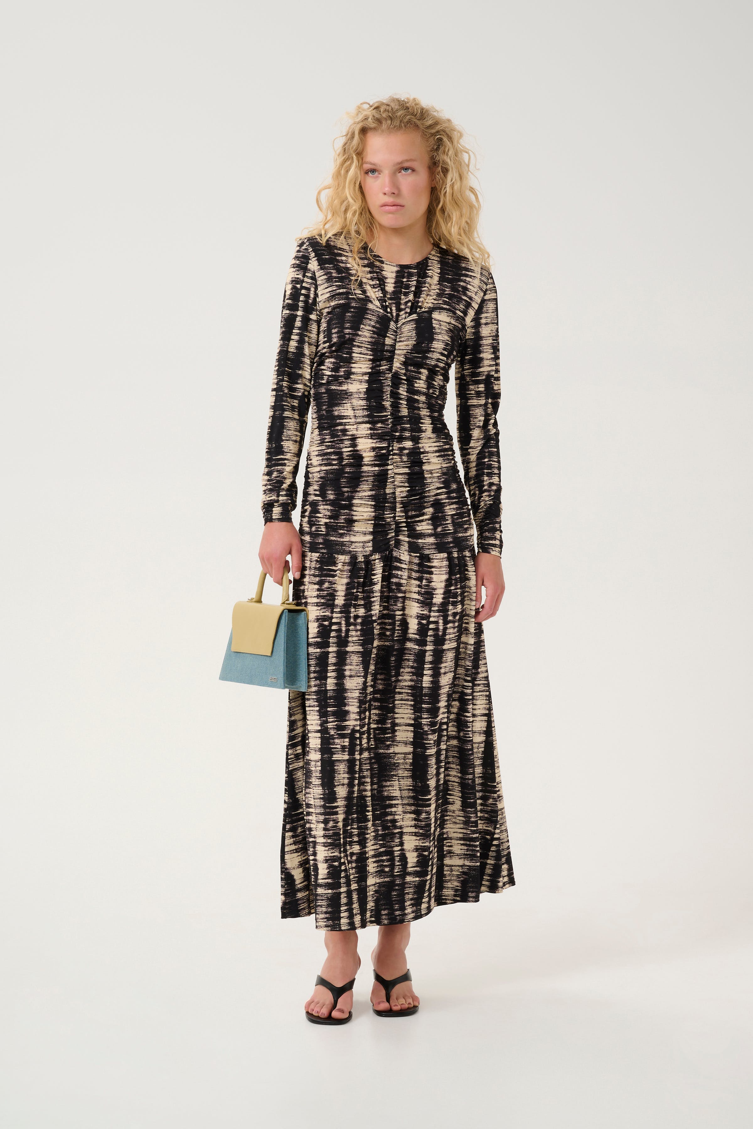 GZemilia Dress LOOKBOOK FRONT 10909962-107275