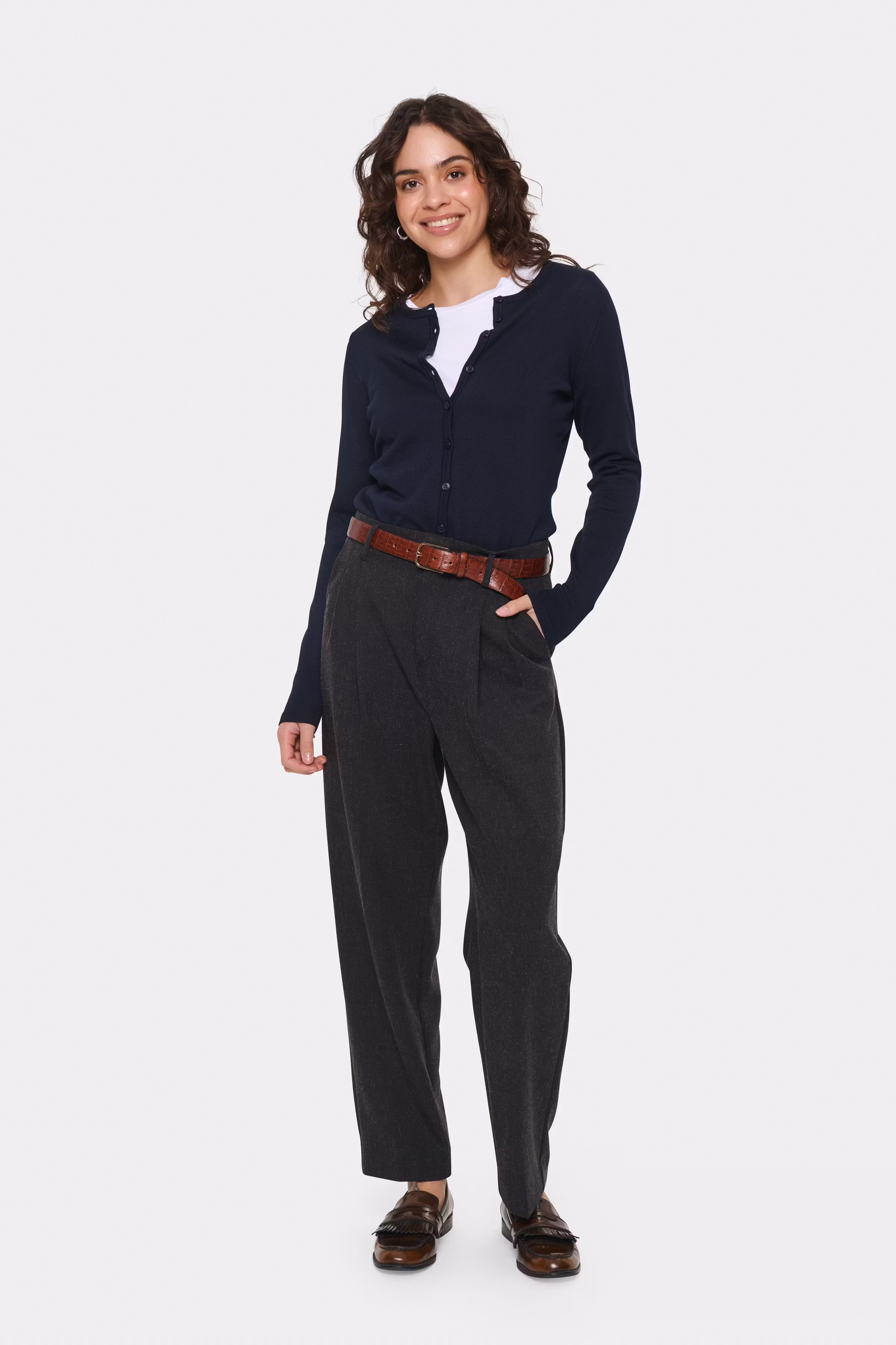 MilaSZ R-Neck Cardigan LOOKBOOK FRONT 30500005-193924