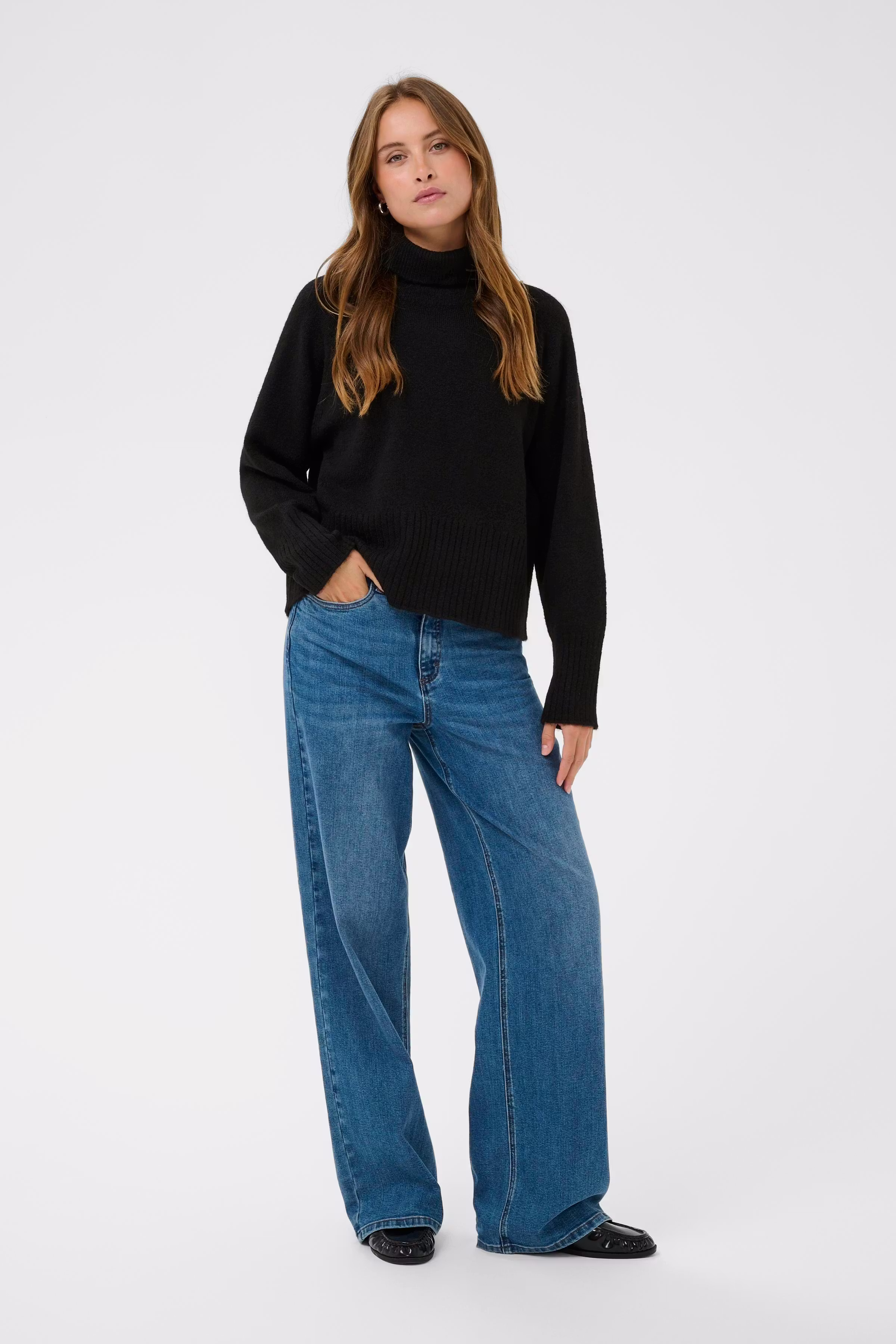 KAerin Pullover LOOKBOOK FRONT 10511382-100121