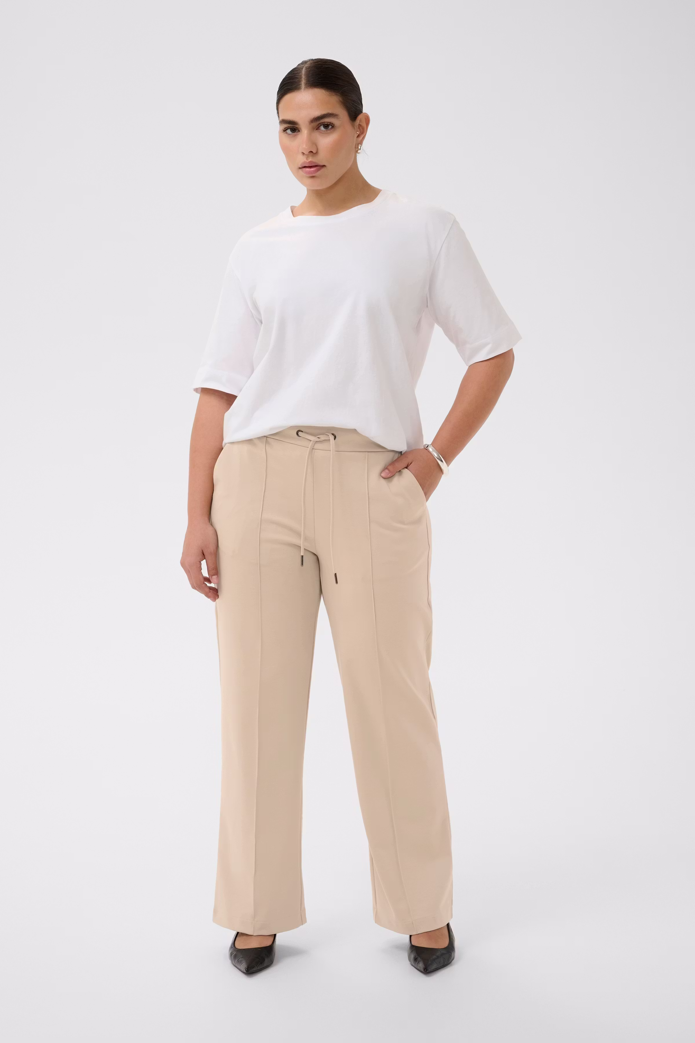 KCjenna Straight Hose LOOKBOOK FRONT 10582248-151305