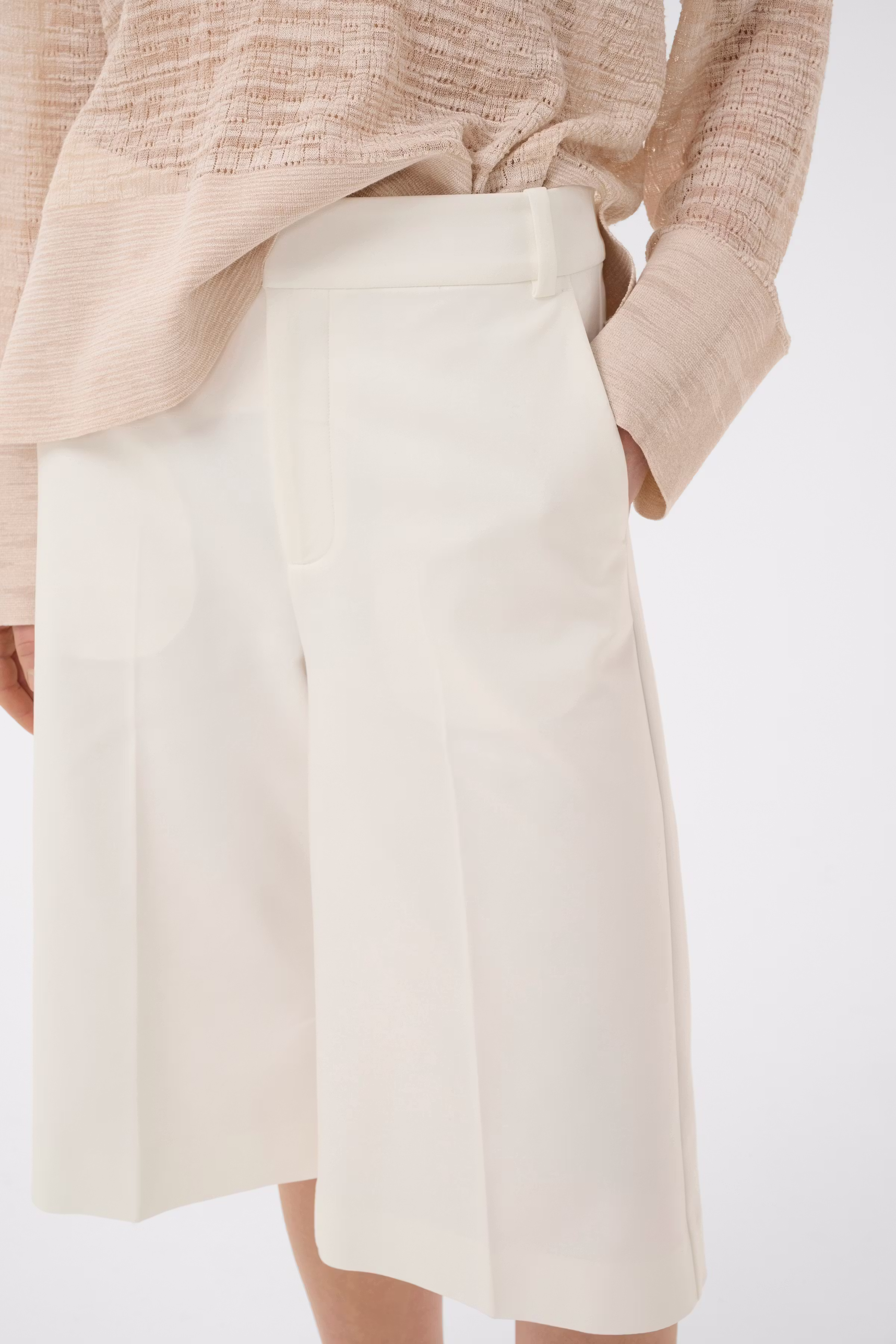 ZELLAIW Shorts LOOKBOOK DETAIL 30112628-110701