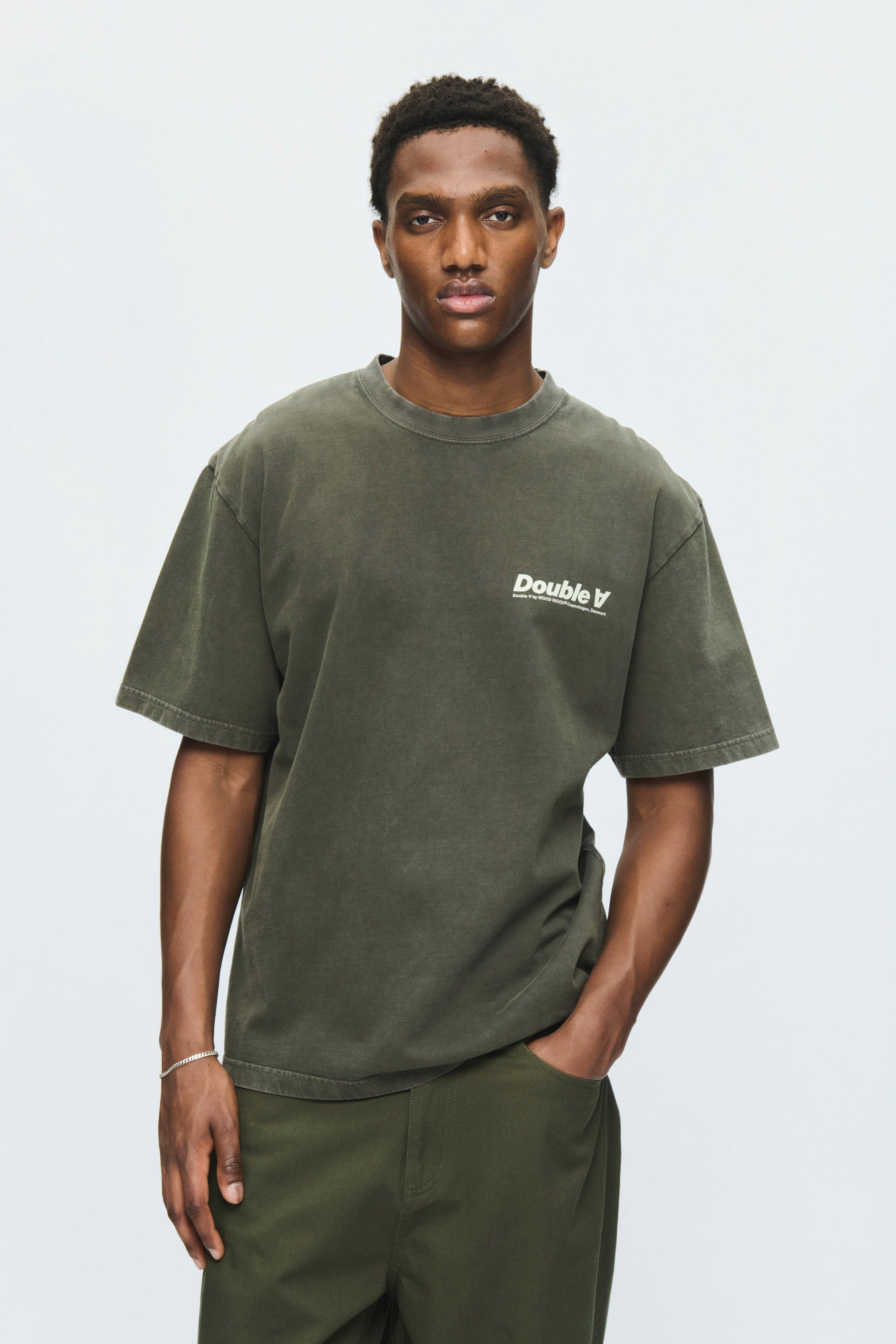 WWLiam italic T-shirt LOOKBOOK FRONT 30251798-190413