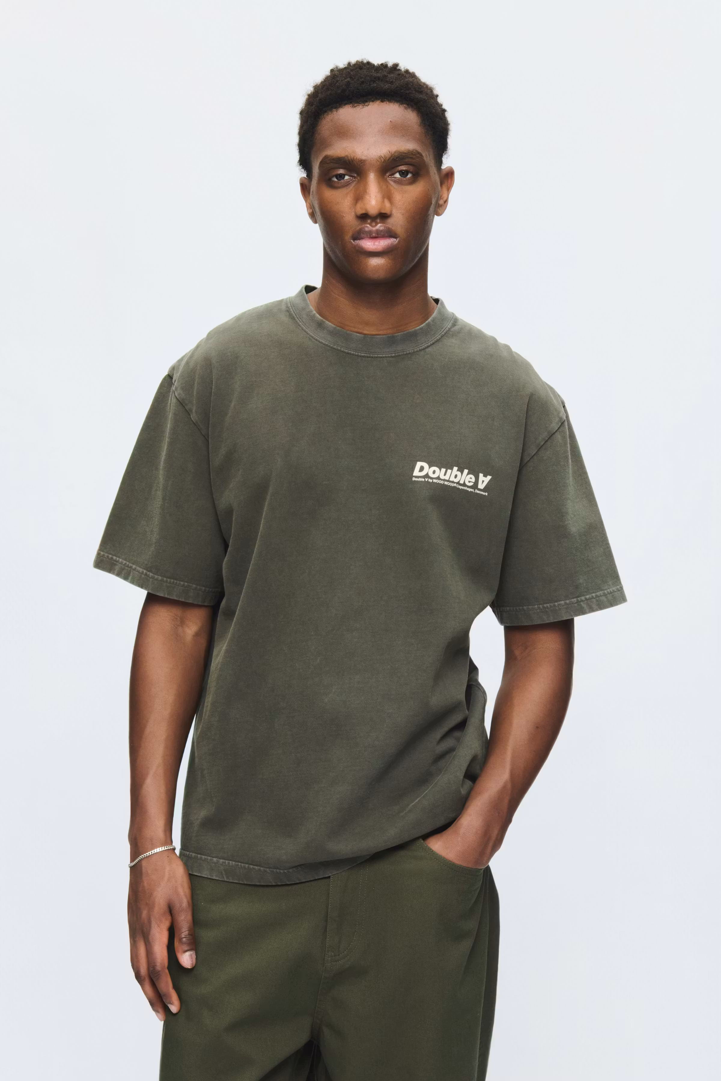 WWLiam italic T-shirt LOOKBOOK FRONT 30251798-190413