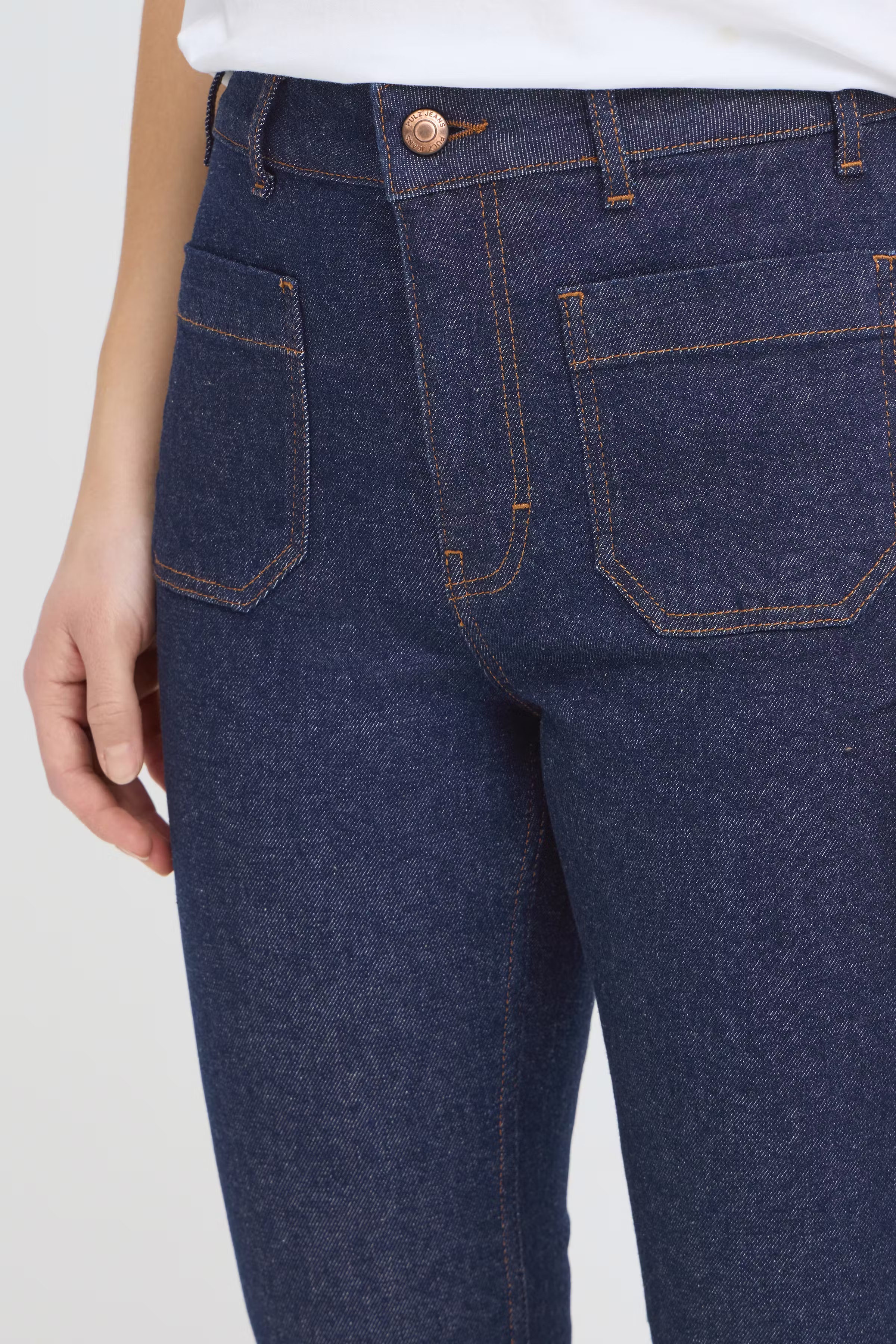 PZBELLA UHW Bootcut Leg LOOKBOOK DETAIL 50208701-202124