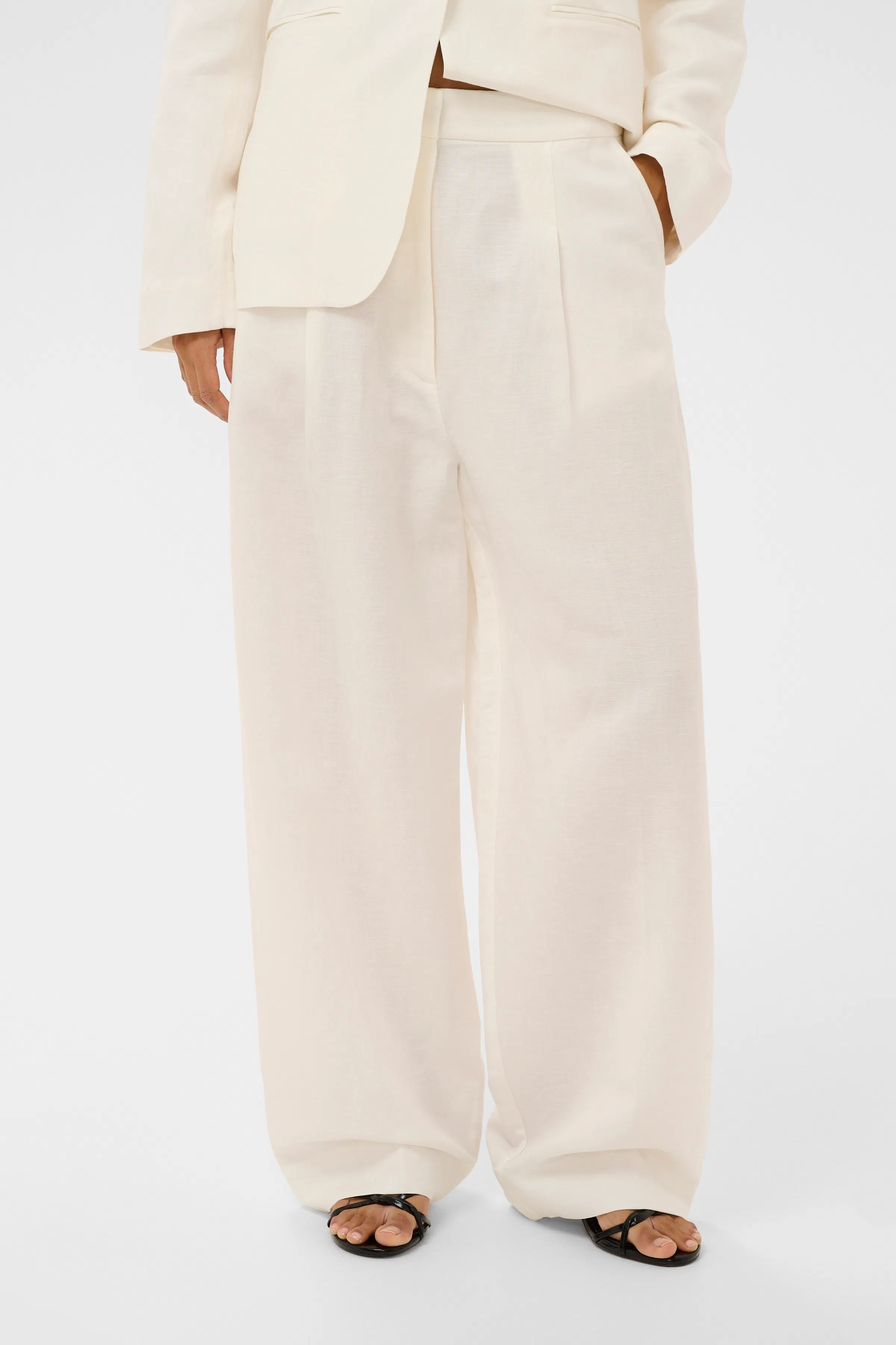 SLRagna Bukser LOOKBOOK FRONT 30409180-111001