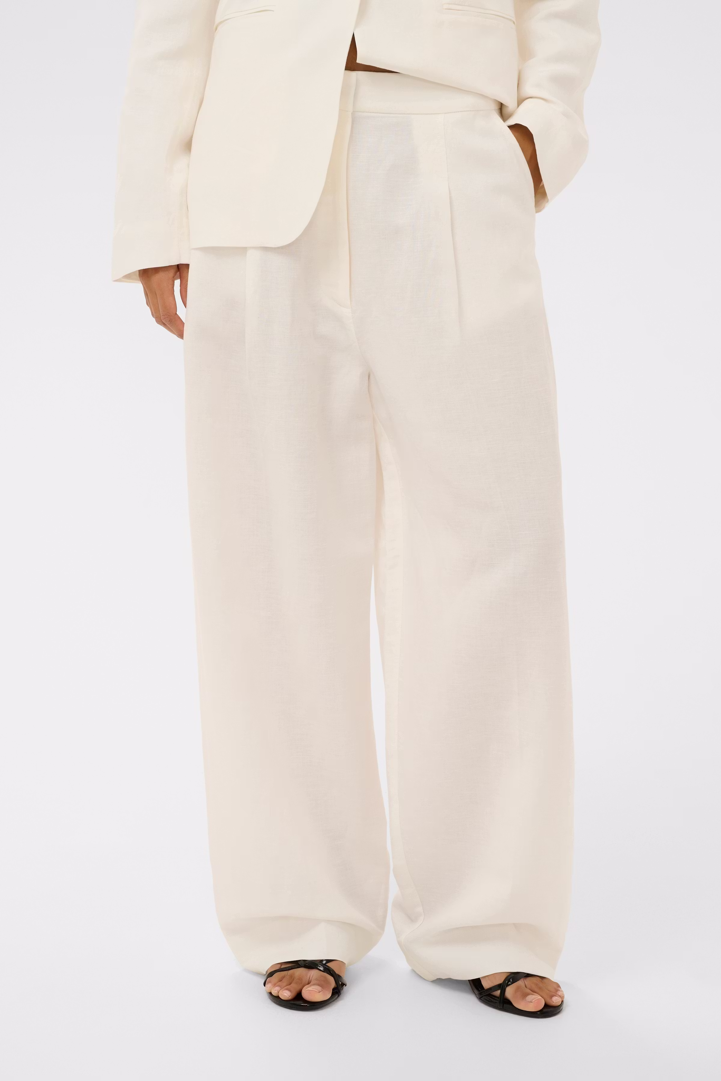 SLRagna Bukser LOOKBOOK FRONT 30409180-111001