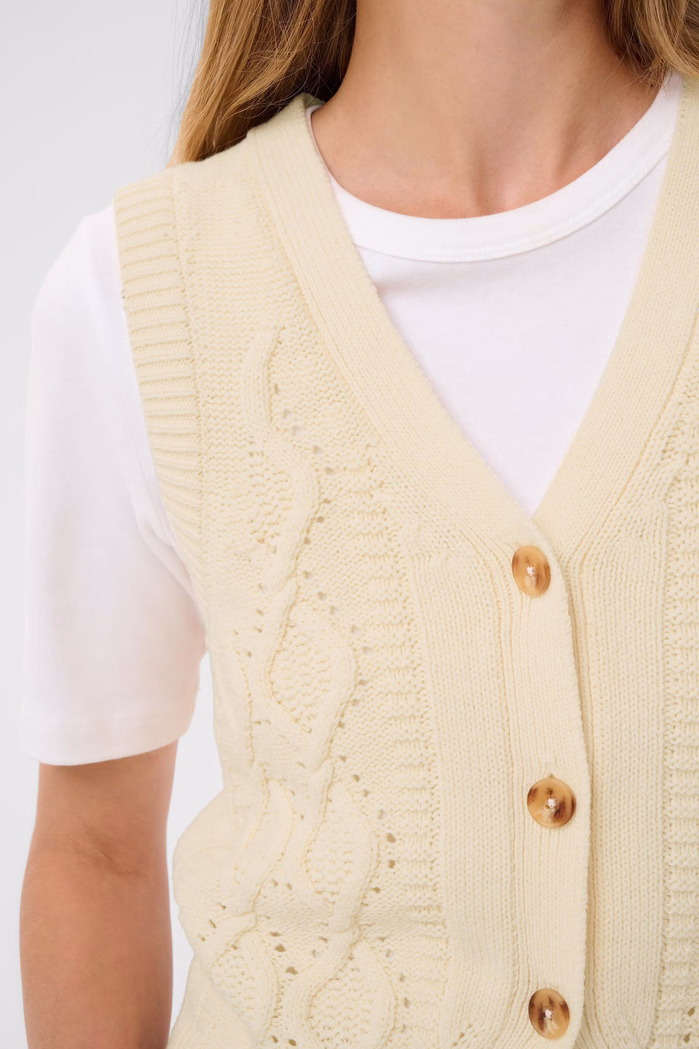 ChristinPW Vest LOOKBOOK DETAIL 30310791-120304
