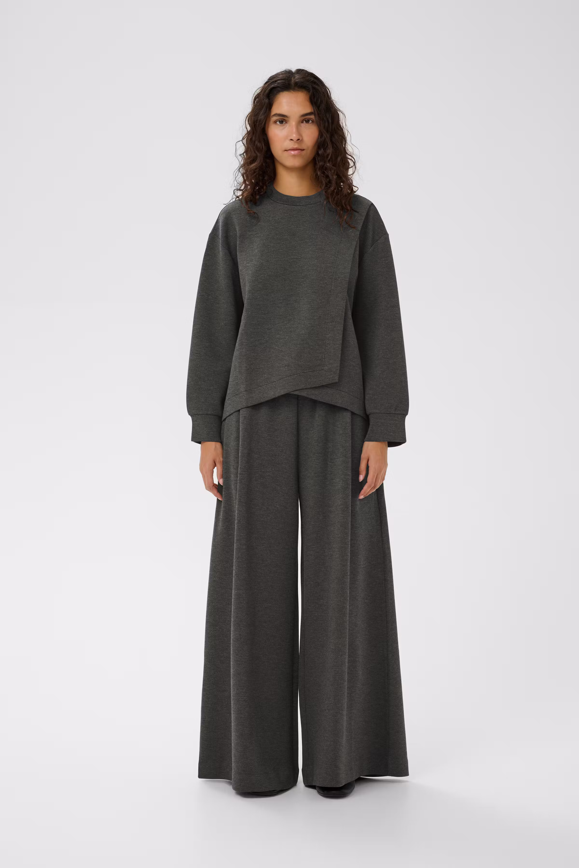 GidaIW Trousers LOOKBOOK FRONT 30111107-300596