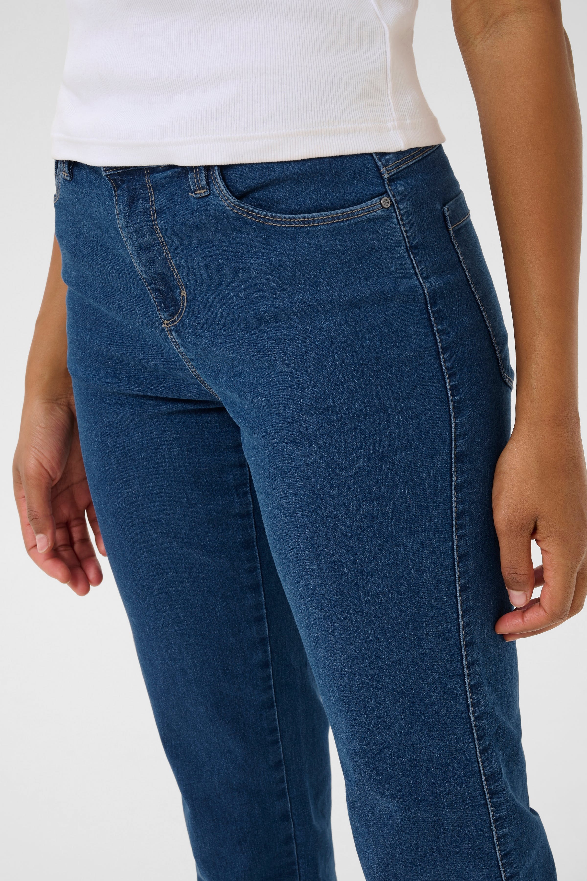 KAvicky Straight Jeans LOOKBOOK DETAIL 10506530-103758