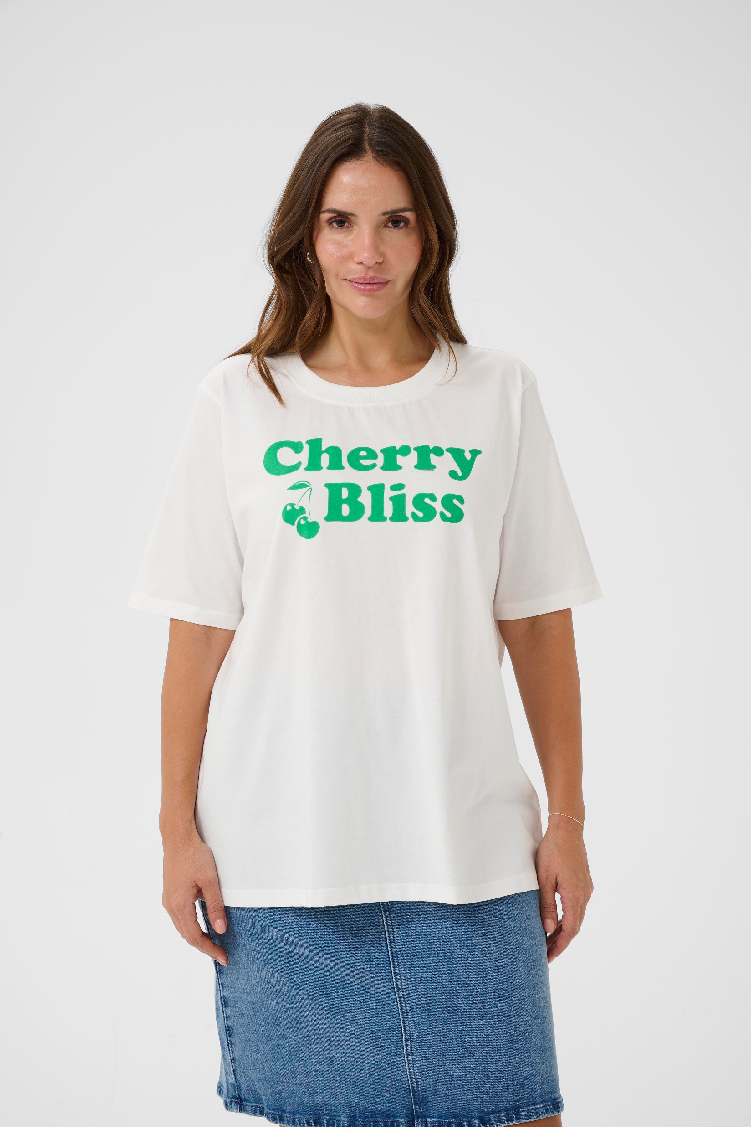 KCchari T-shirt LOOKBOOK FRONT 10584008-110602