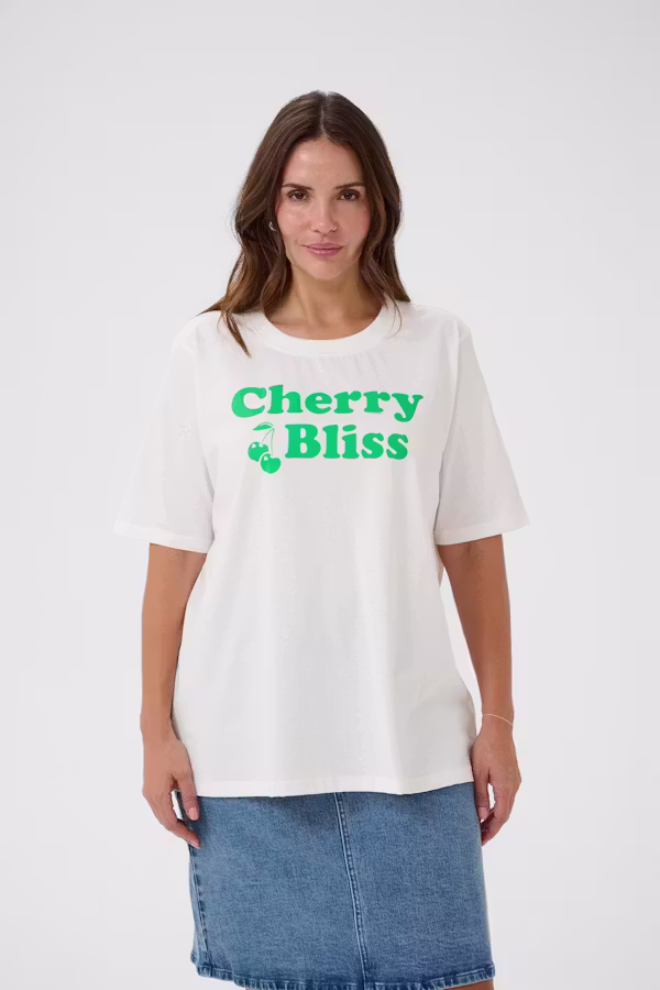 KCchari T-shirt LOOKBOOK FRONT 10584008-110602