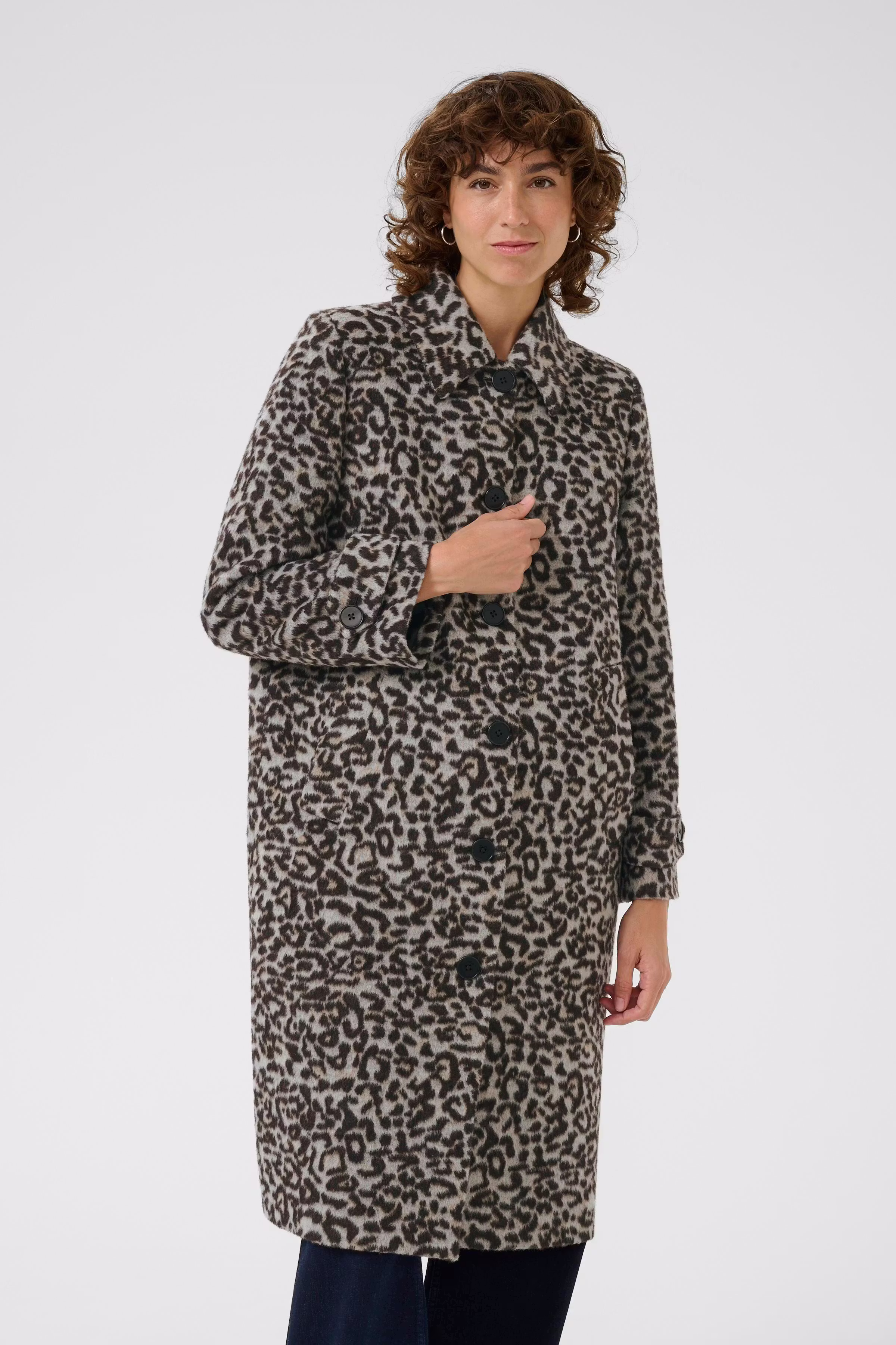 SuzyPW Coat LOOKBOOK FRONT 30309747-303859