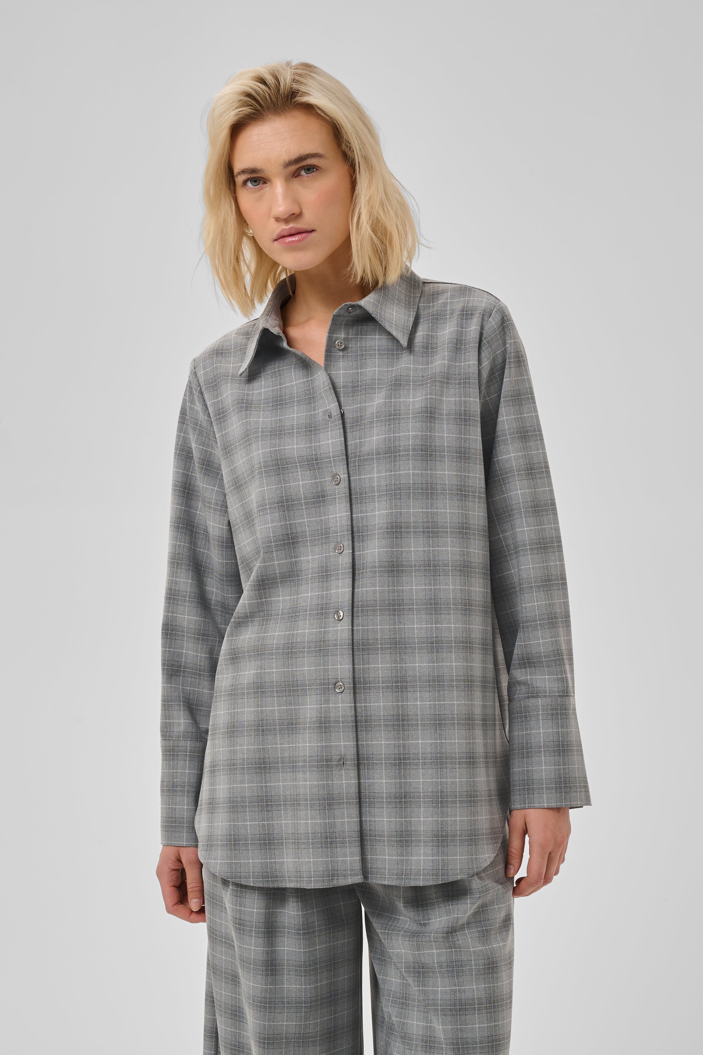 MWAda Shirt LOOKBOOK FRONT 10705706-109267