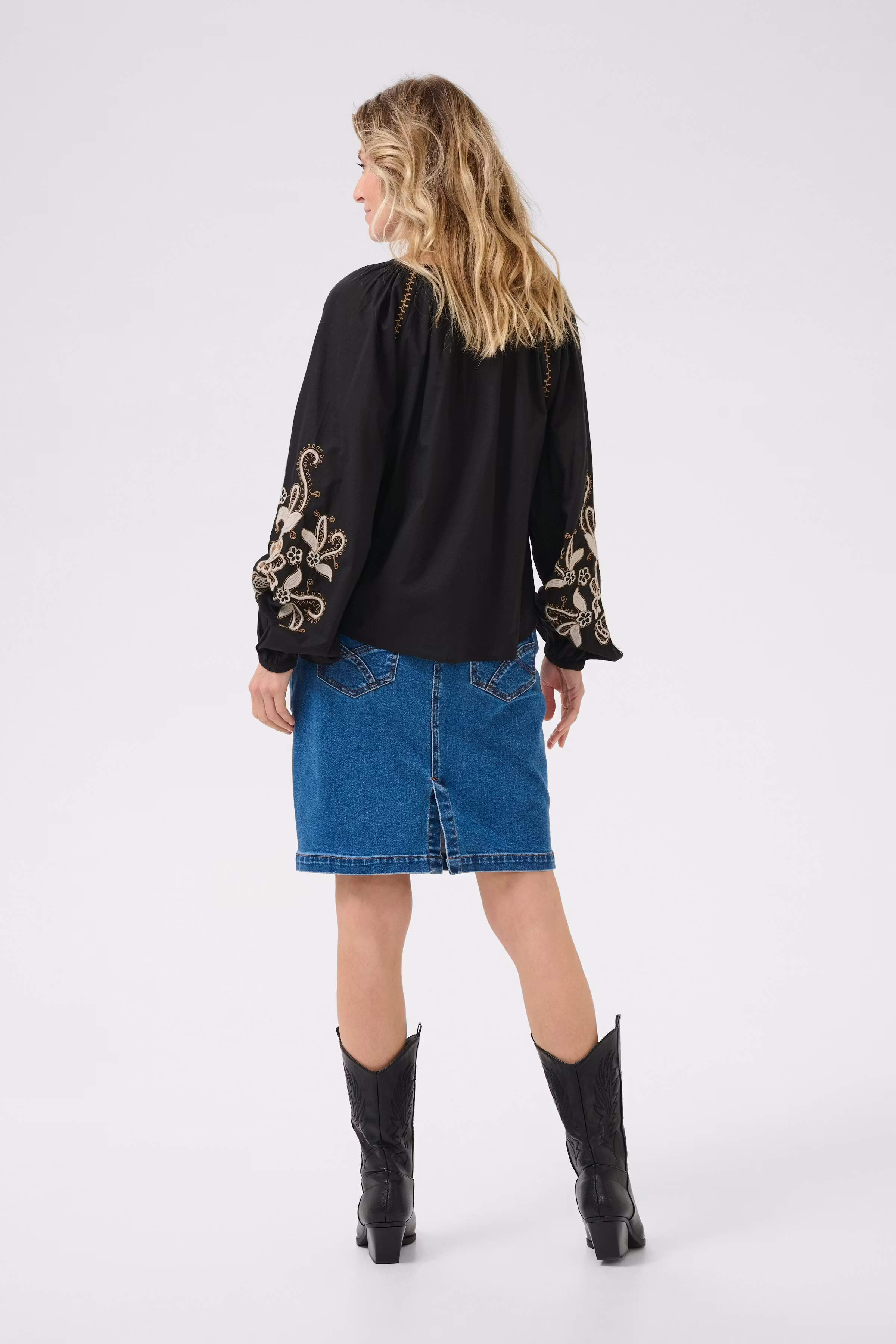 CRJessica Blouse LOOKBOOK BACK 10613888-100120