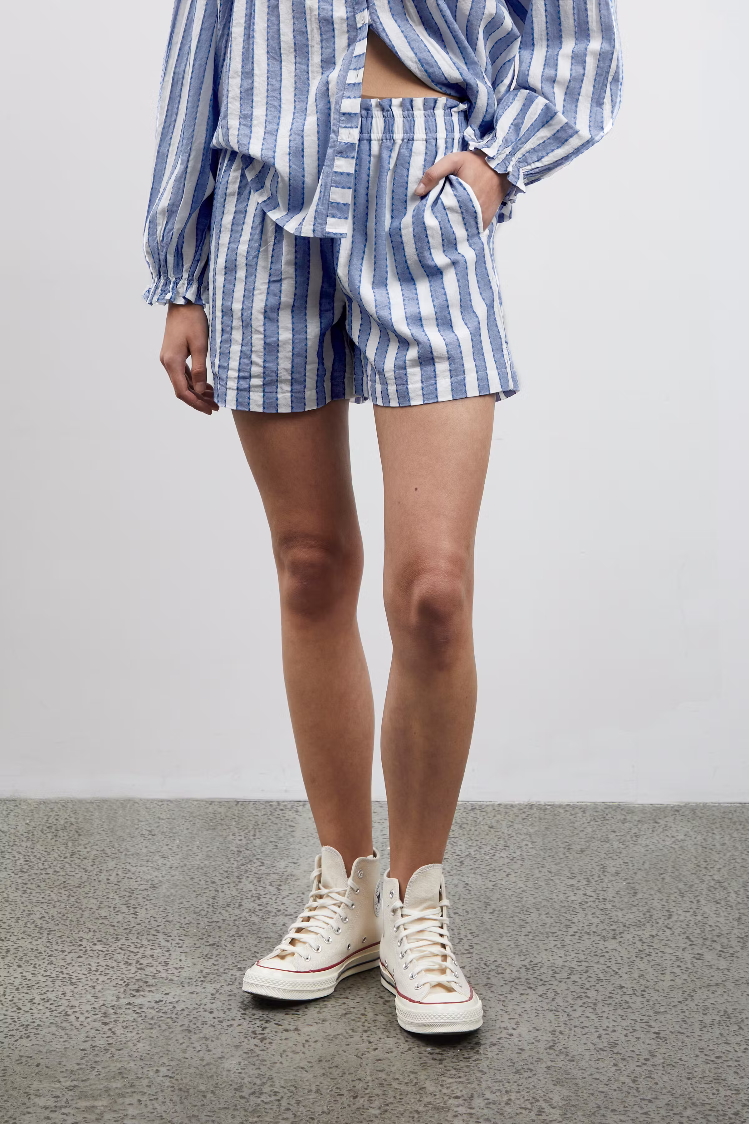 IHEZOMA Shorts LOOKBOOK FRONT 20118326-201847