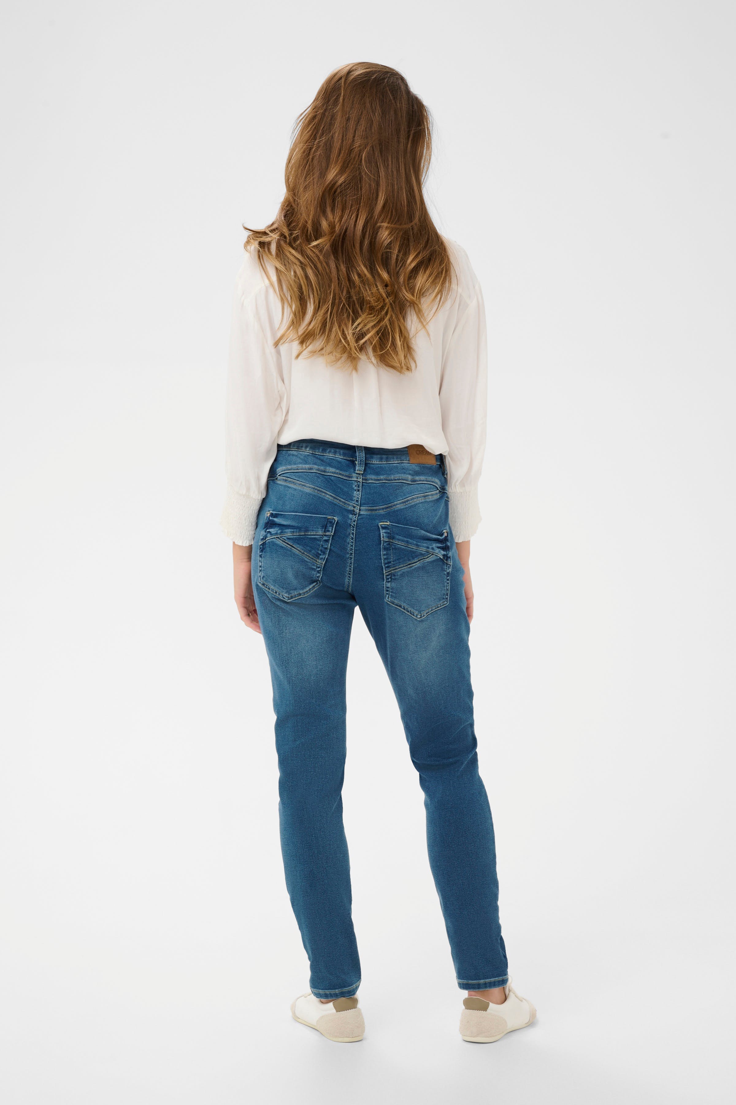 CRSandy Jeans LOOKBOOK BACK 10610602-102572