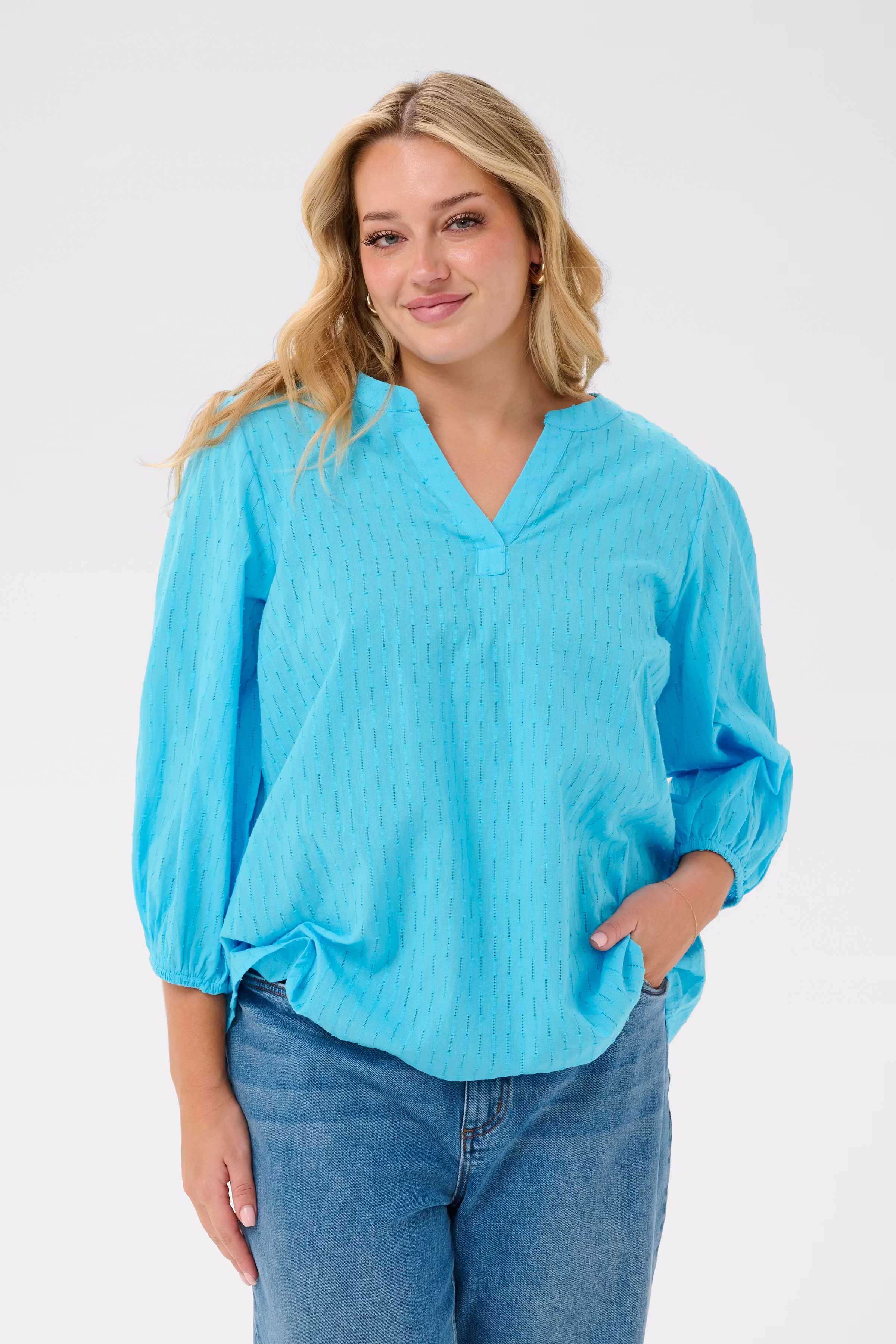 KCthea Blouse LOOKBOOK FRONT 10584187-164530