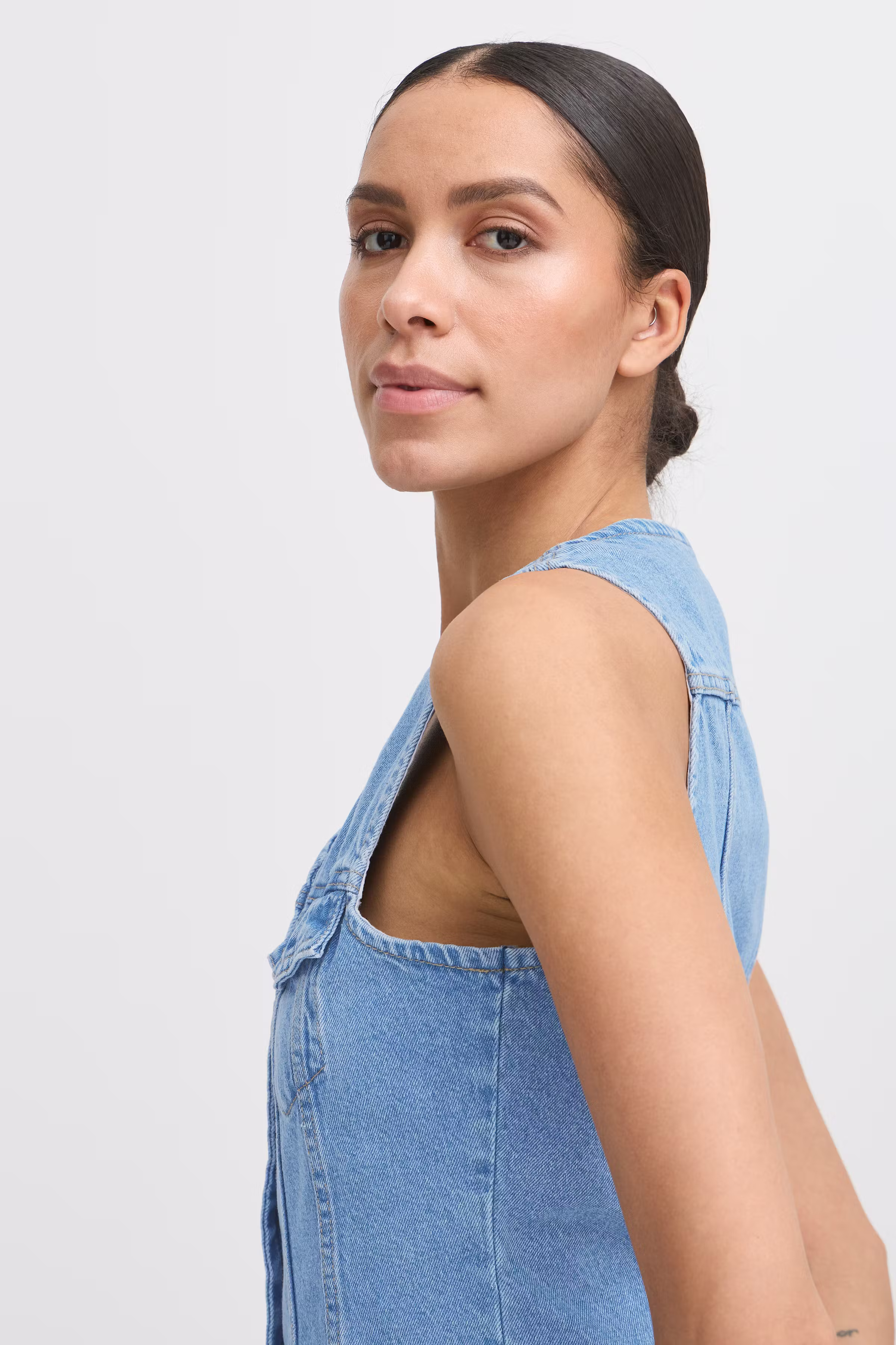 BYKALLIE Vest LOOKBOOK DETAIL 20816755-200460