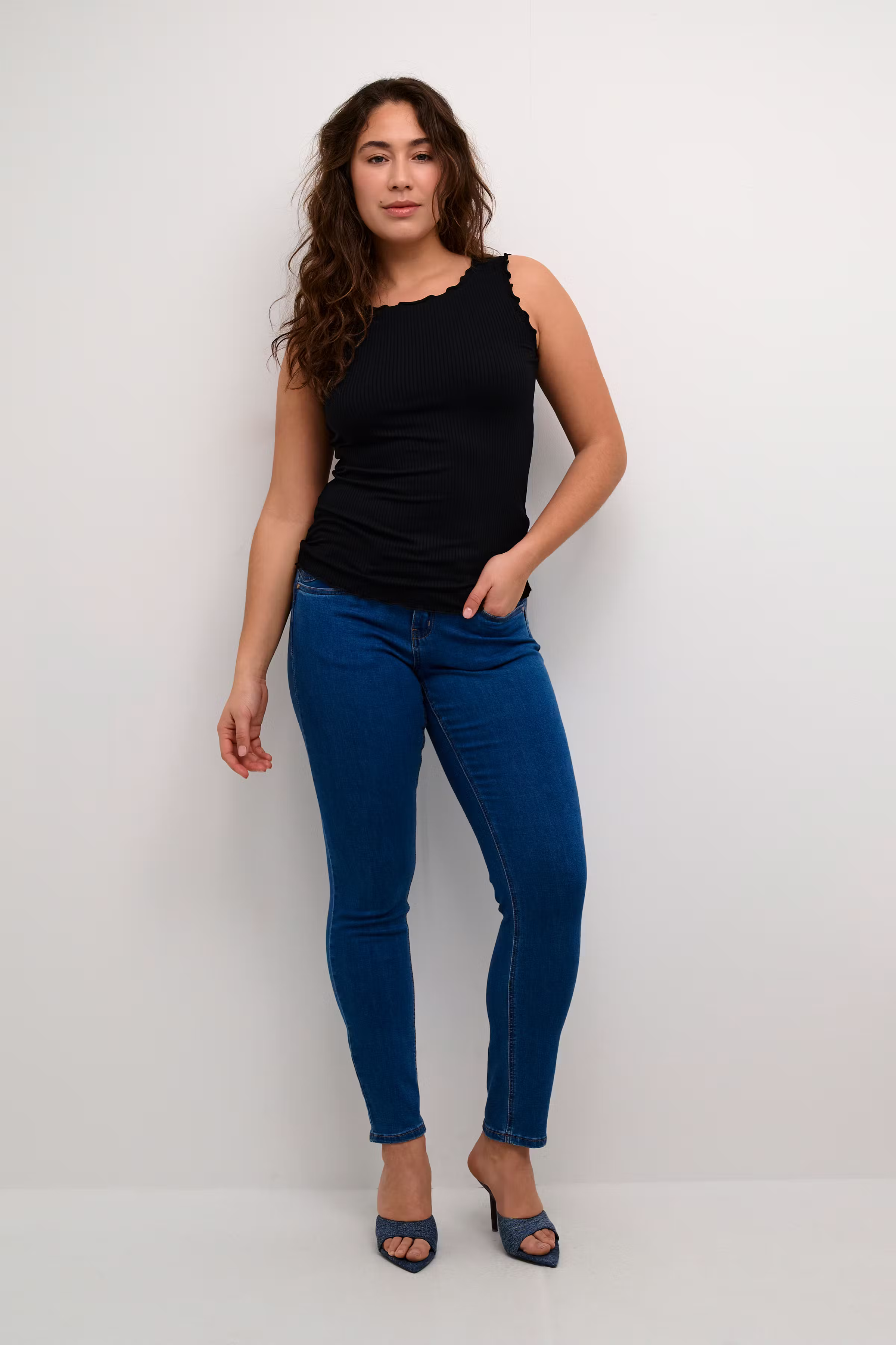 CRRibba Bluse LOOKBOOK FRONT 10612459-100120