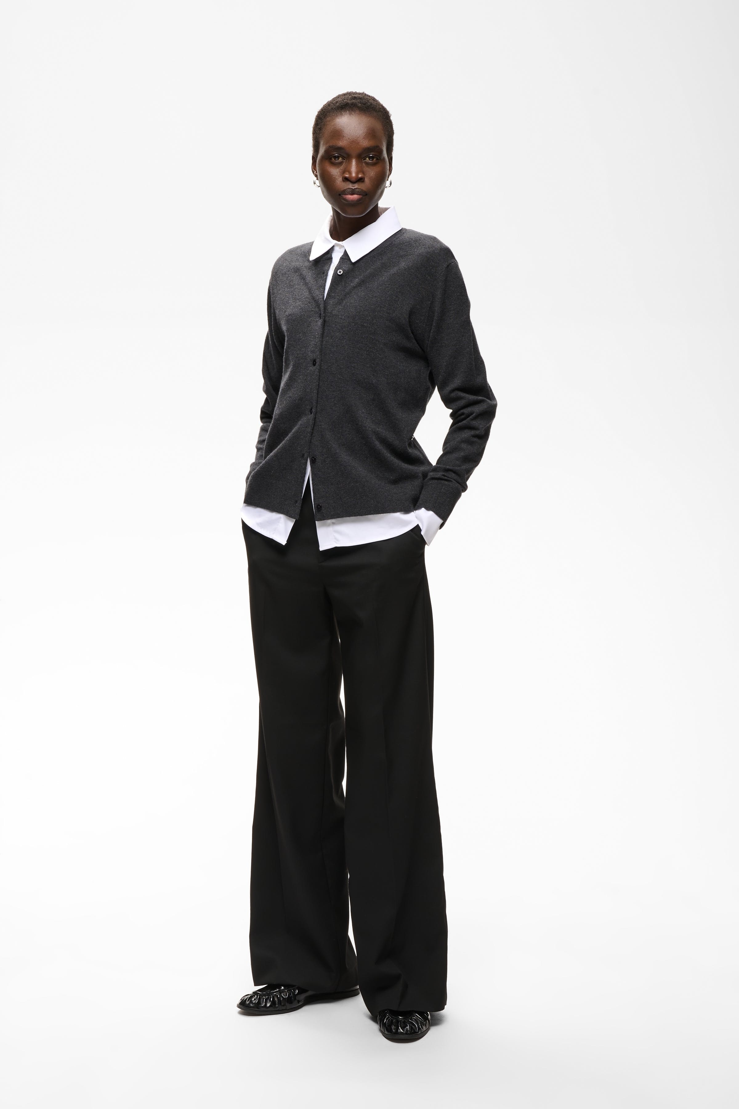 ZandraIW Cardigan LOOKBOOK FRONT 30111375-300596