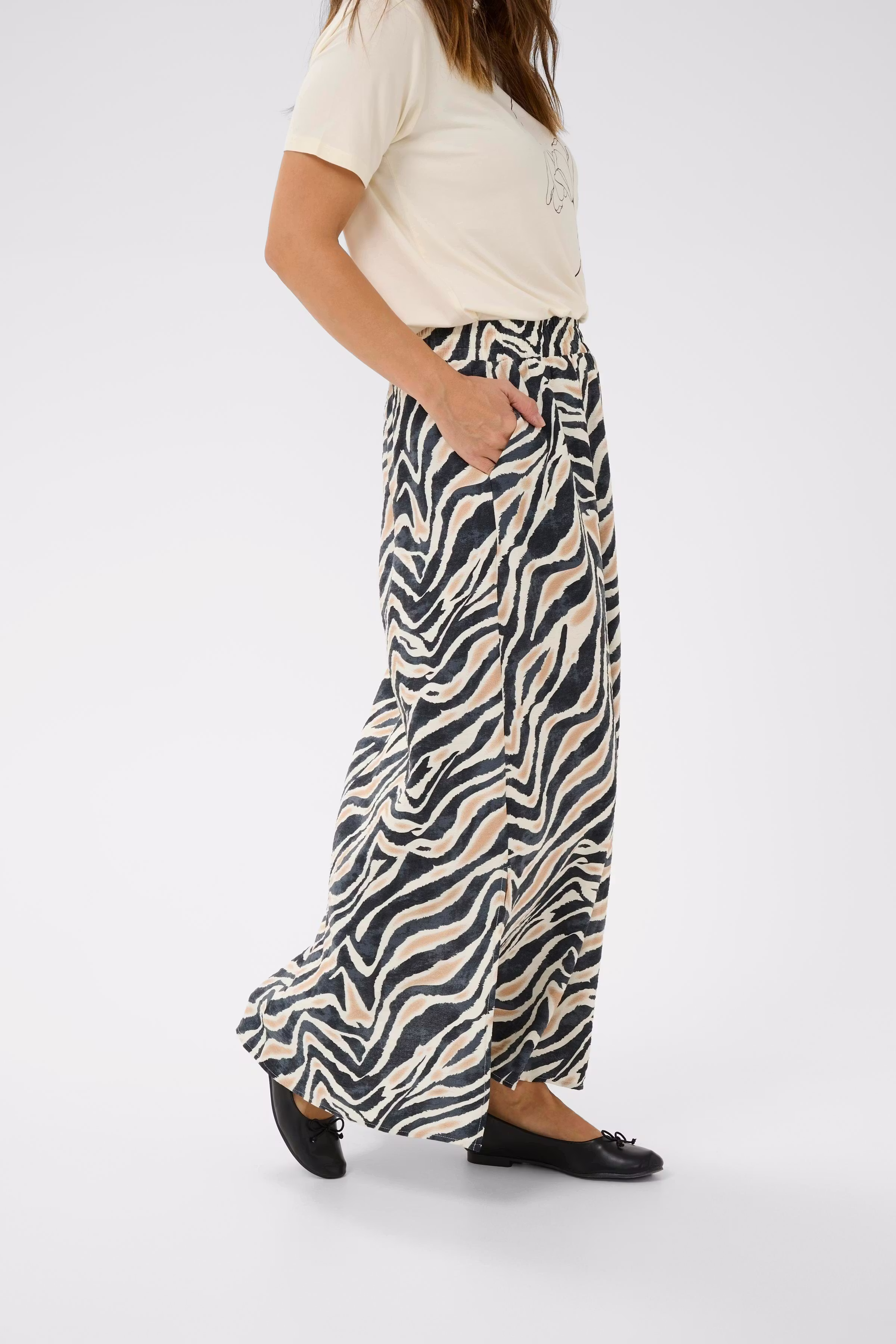 BPaurea Skirt LOOKBOOK FRONT 40200098-109142