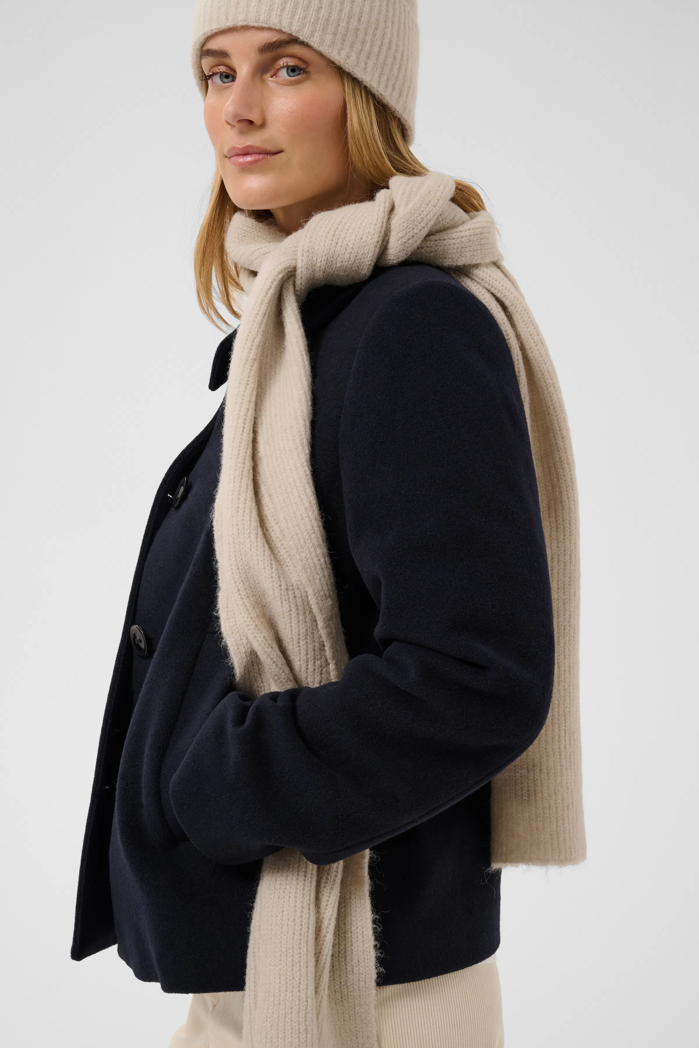 SveaPW Scarf LOOKBOOK DETAIL 30310724-130400