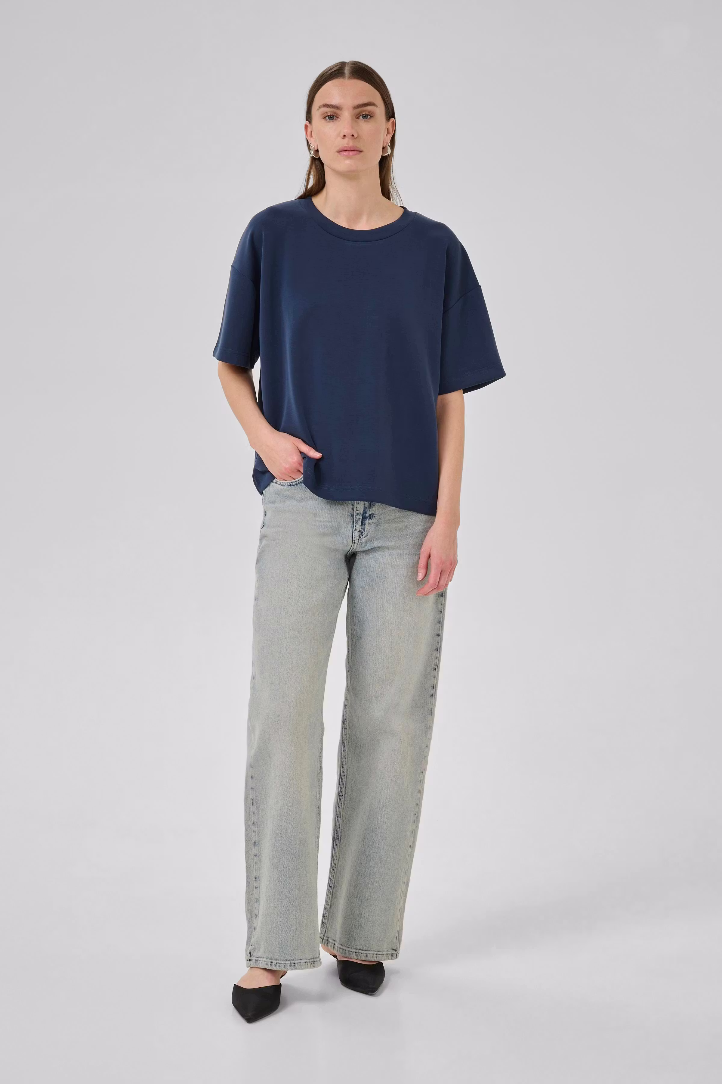 HelleMW T-shirt LOOKBOOK FRONT 10705231-194109