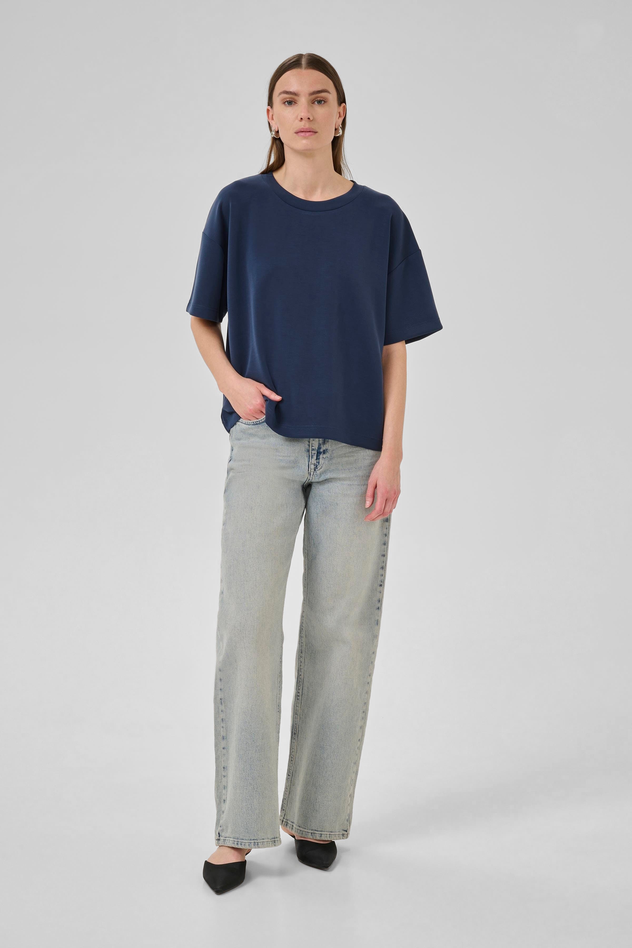 HelleMW T-shirt LOOKBOOK FRONT 10705231-194109