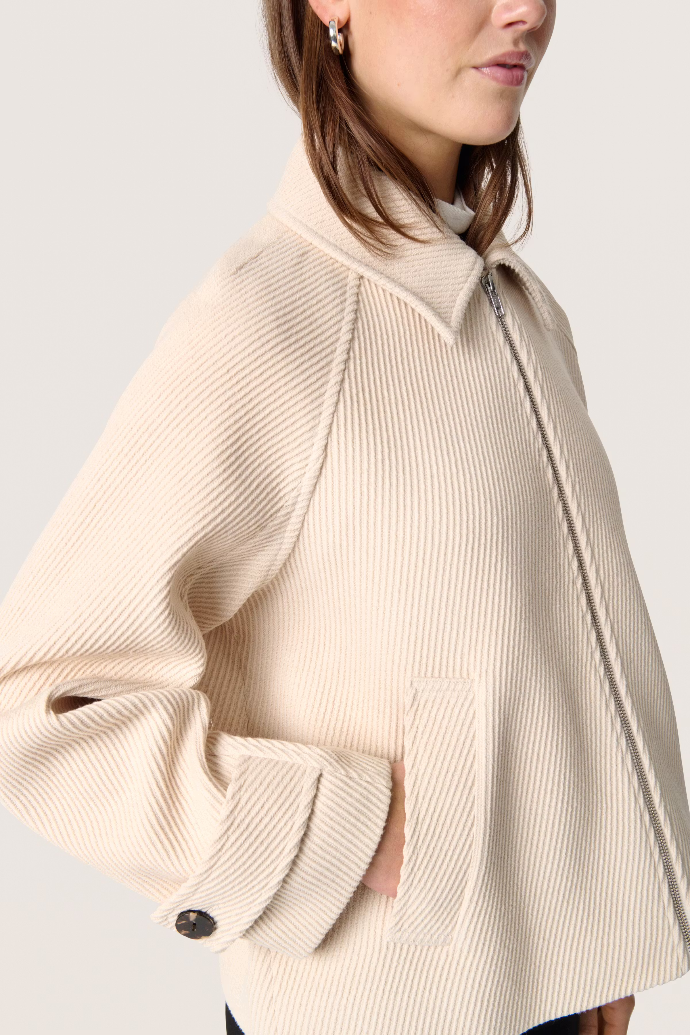 SLAkeleje Outerwear LOOKBOOK DETAIL 30407860-130401