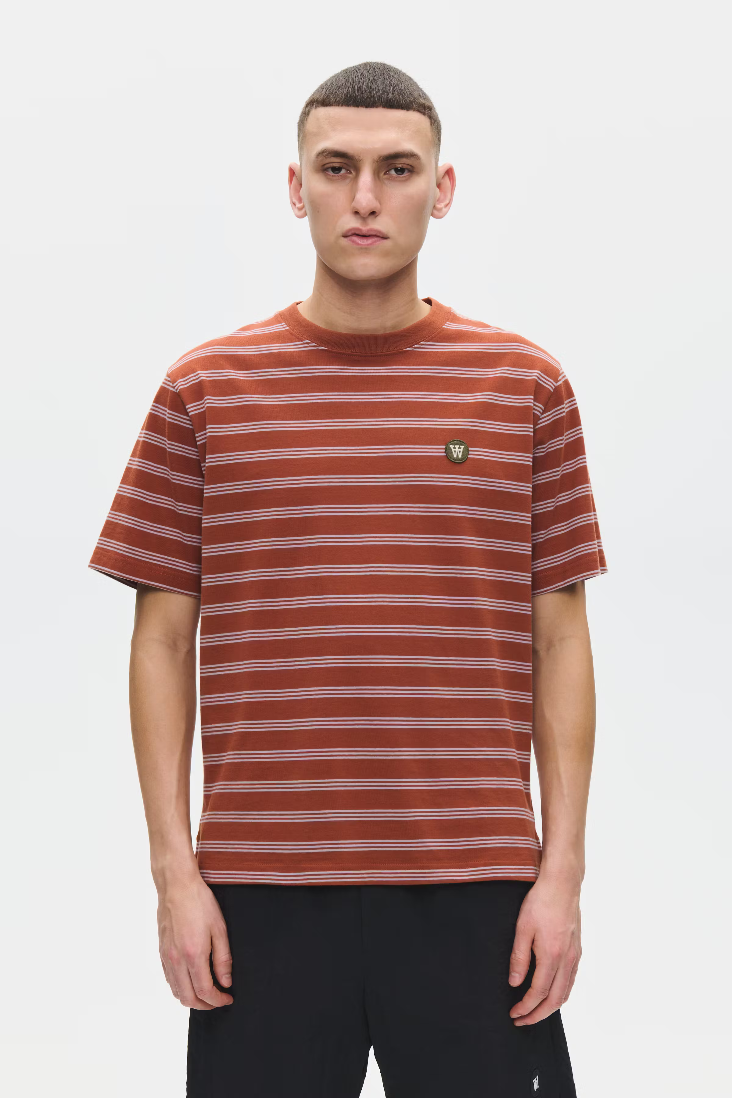 WWEaston T-shirt LOOKBOOK FRONT 30252104-304904