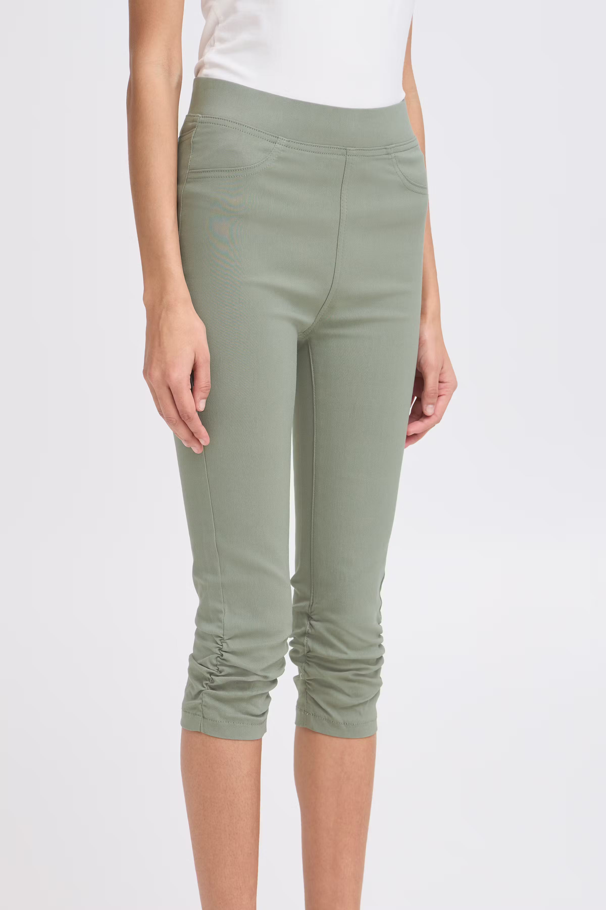 BYKEIRA Capri pants LOOKBOOK DETAIL 20805611-176212