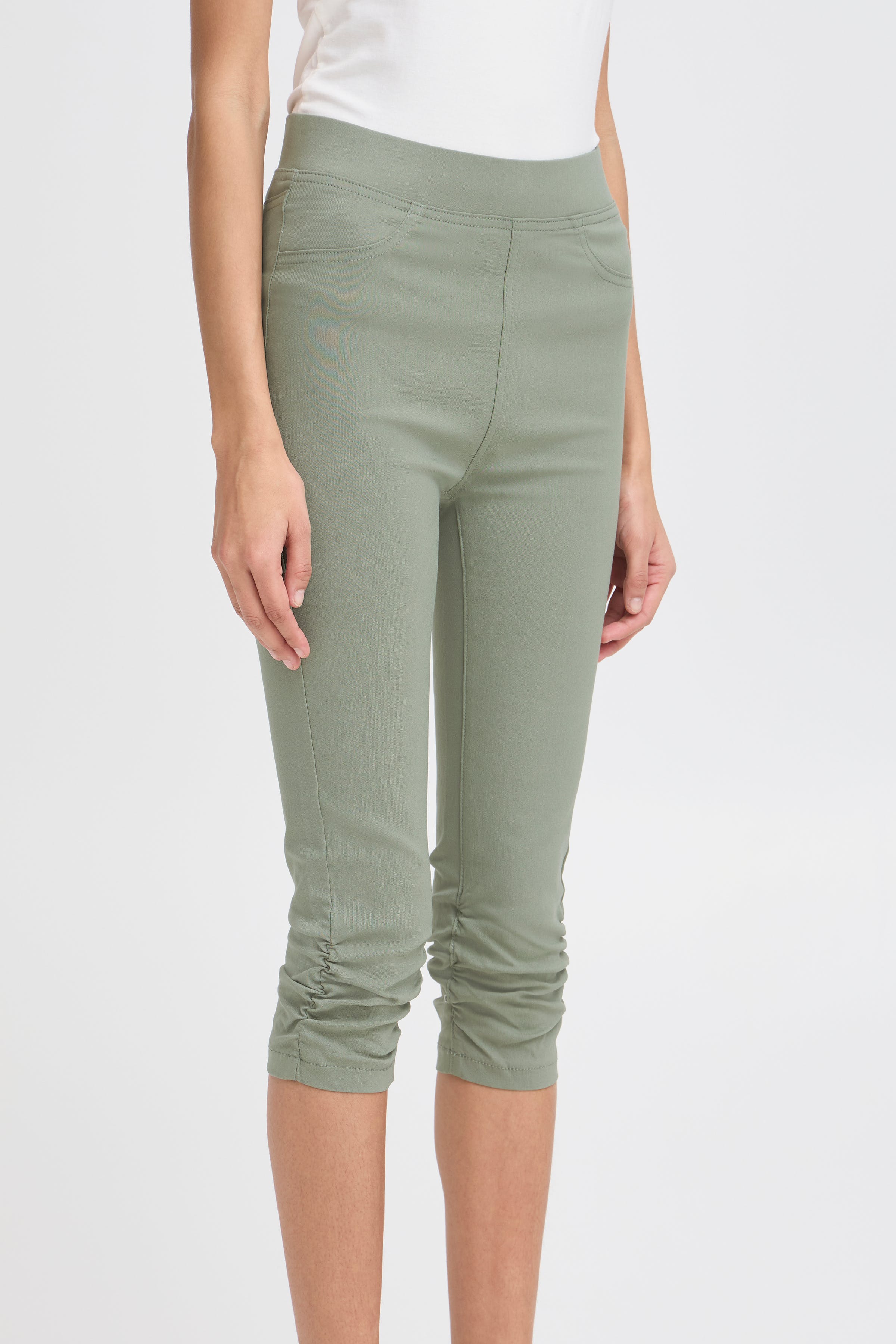 BYKEIRA Capri pants LOOKBOOK DETAIL 20805611-176212