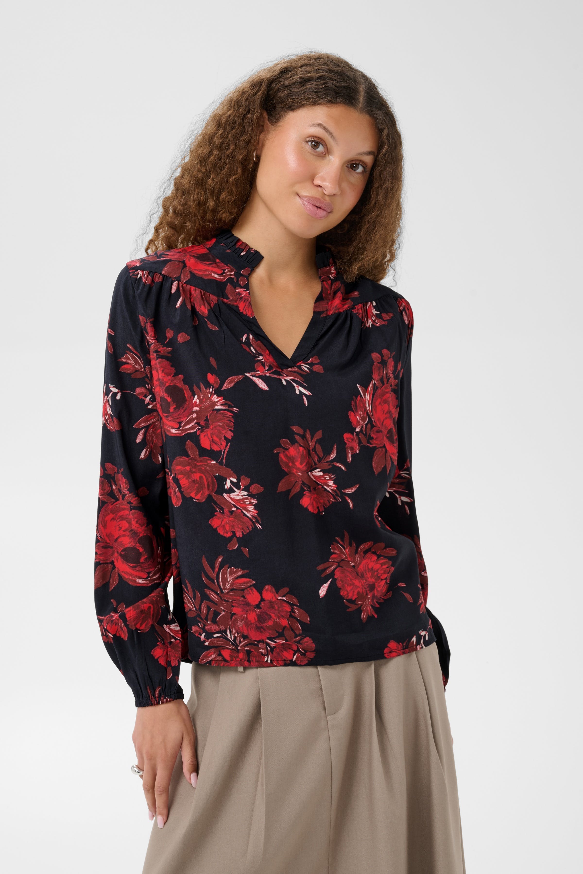 KAhope Bluse LOOKBOOK FRONT 10512411-110077