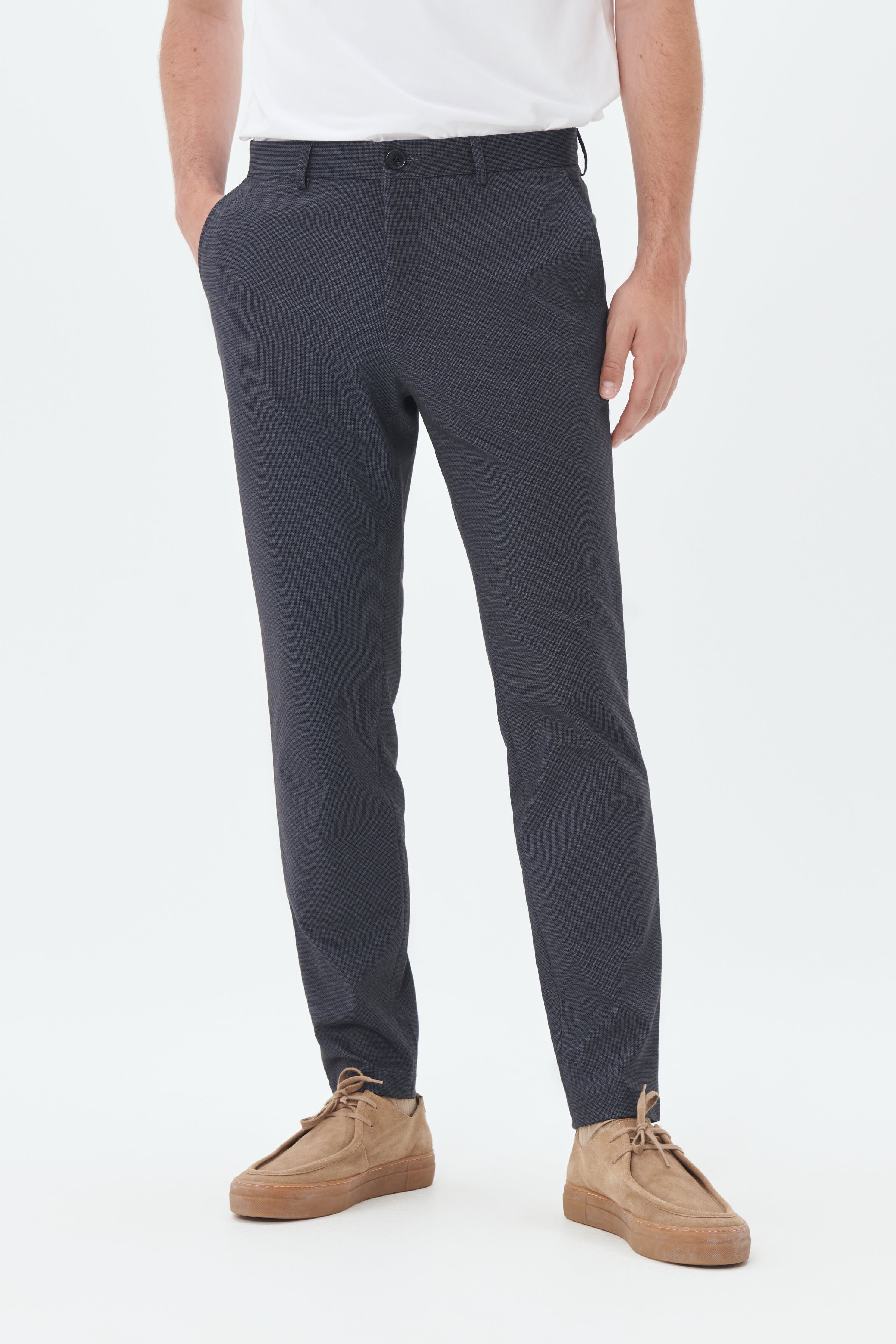 MAliam Hose LOOKBOOK FRONT 30207409-194011