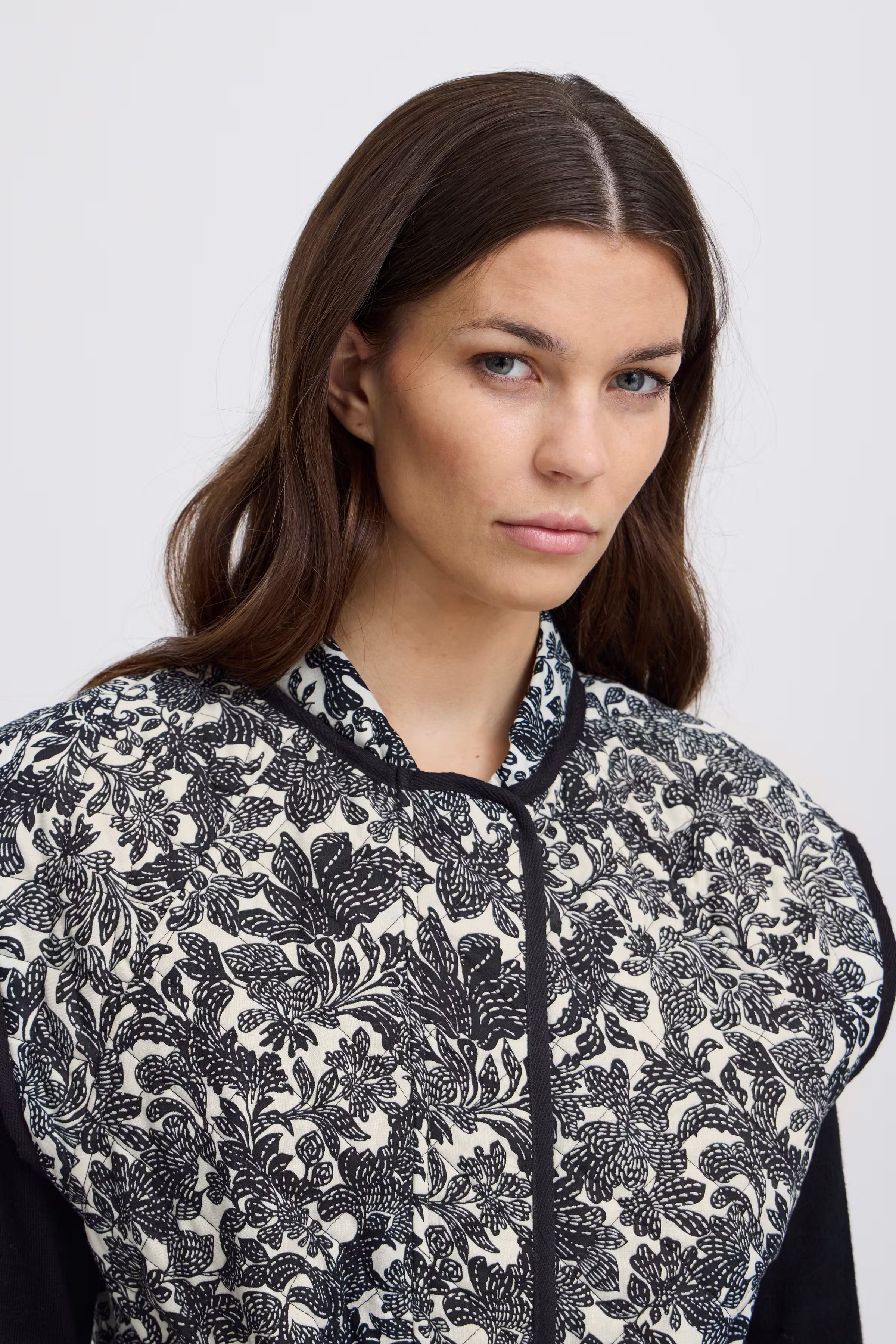 IRFLEUR Waistcoat outerwear LOOKBOOK DETAIL 20121625-203456