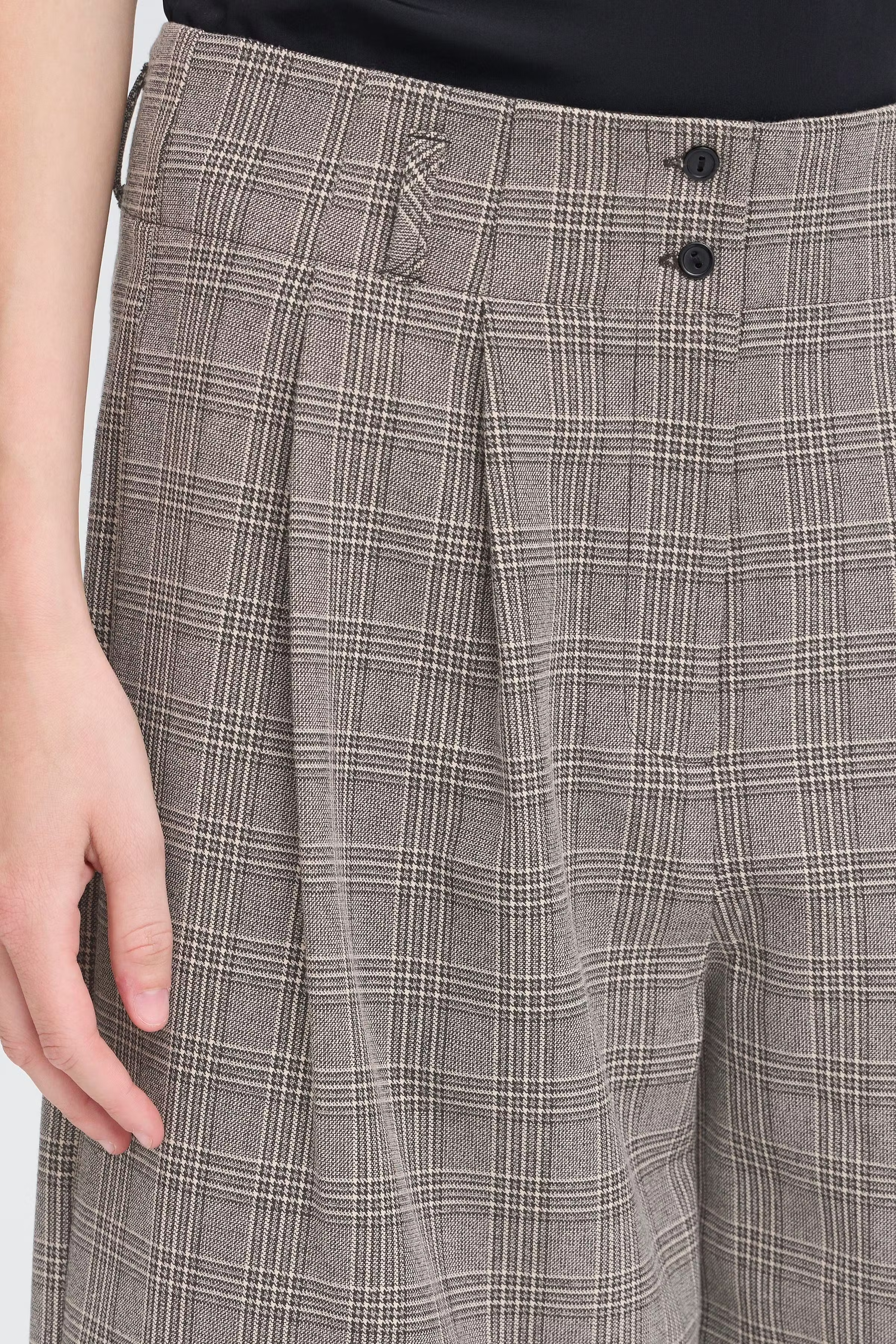 IHXROSIE Shorts LOOKBOOK DETAIL 20123914-205640