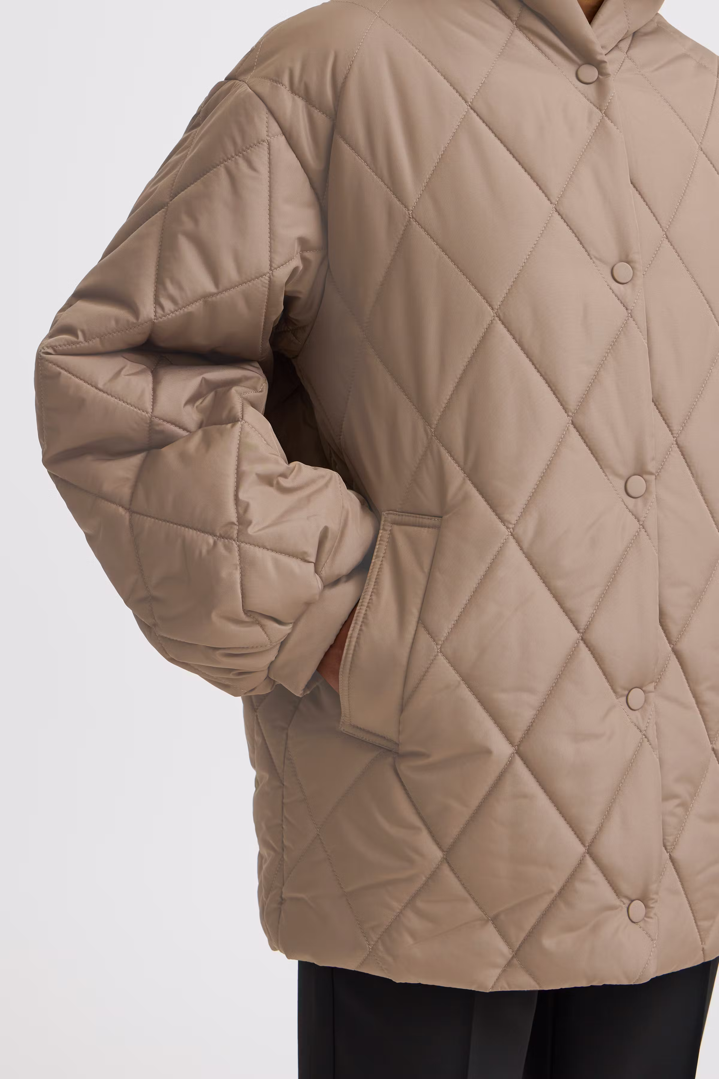 IHHANSA Oberbekleidung LOOKBOOK DETAIL 20118774-170909