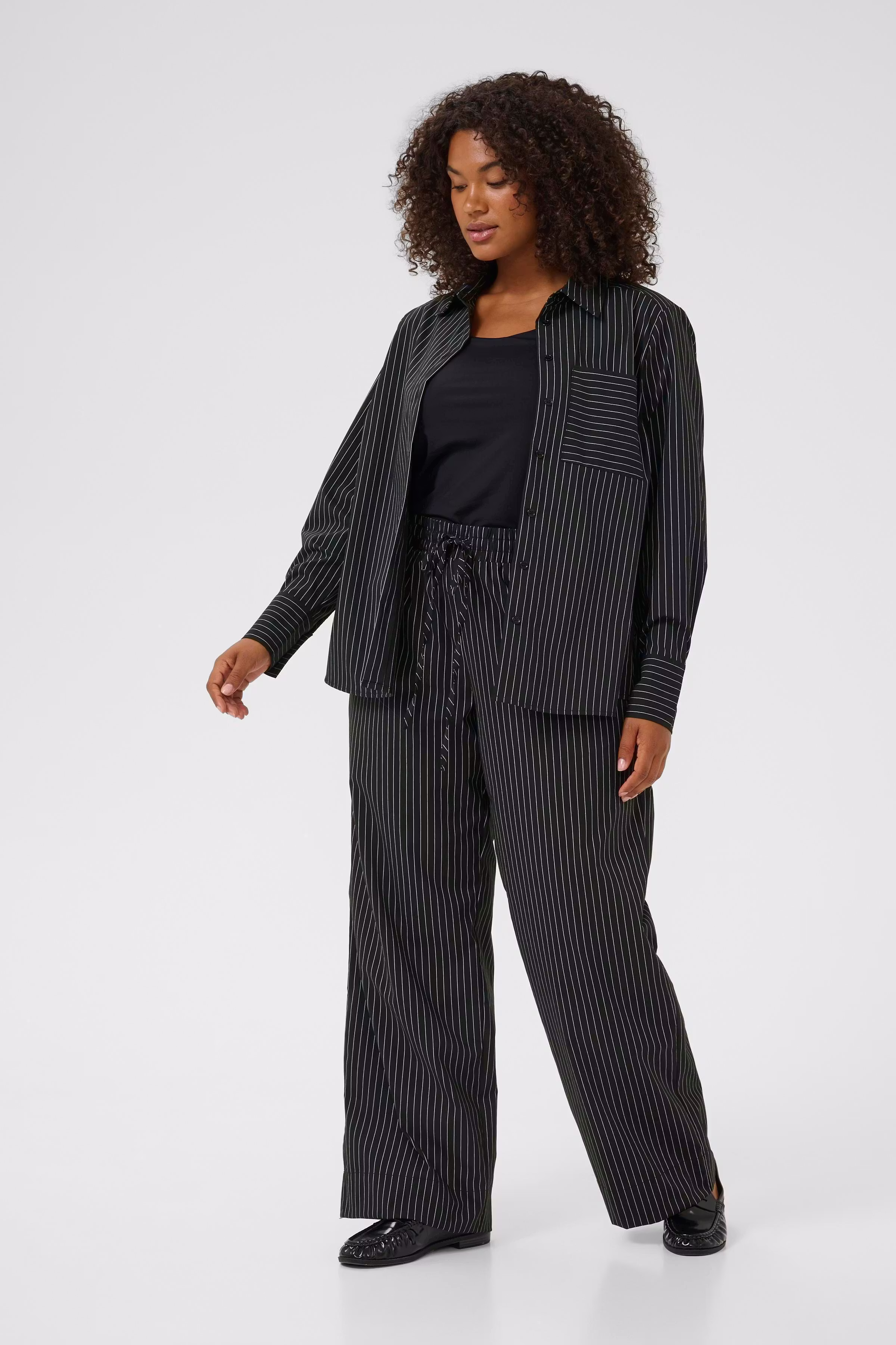 KCeloana Hose LOOKBOOK FRONT 10583647-108244