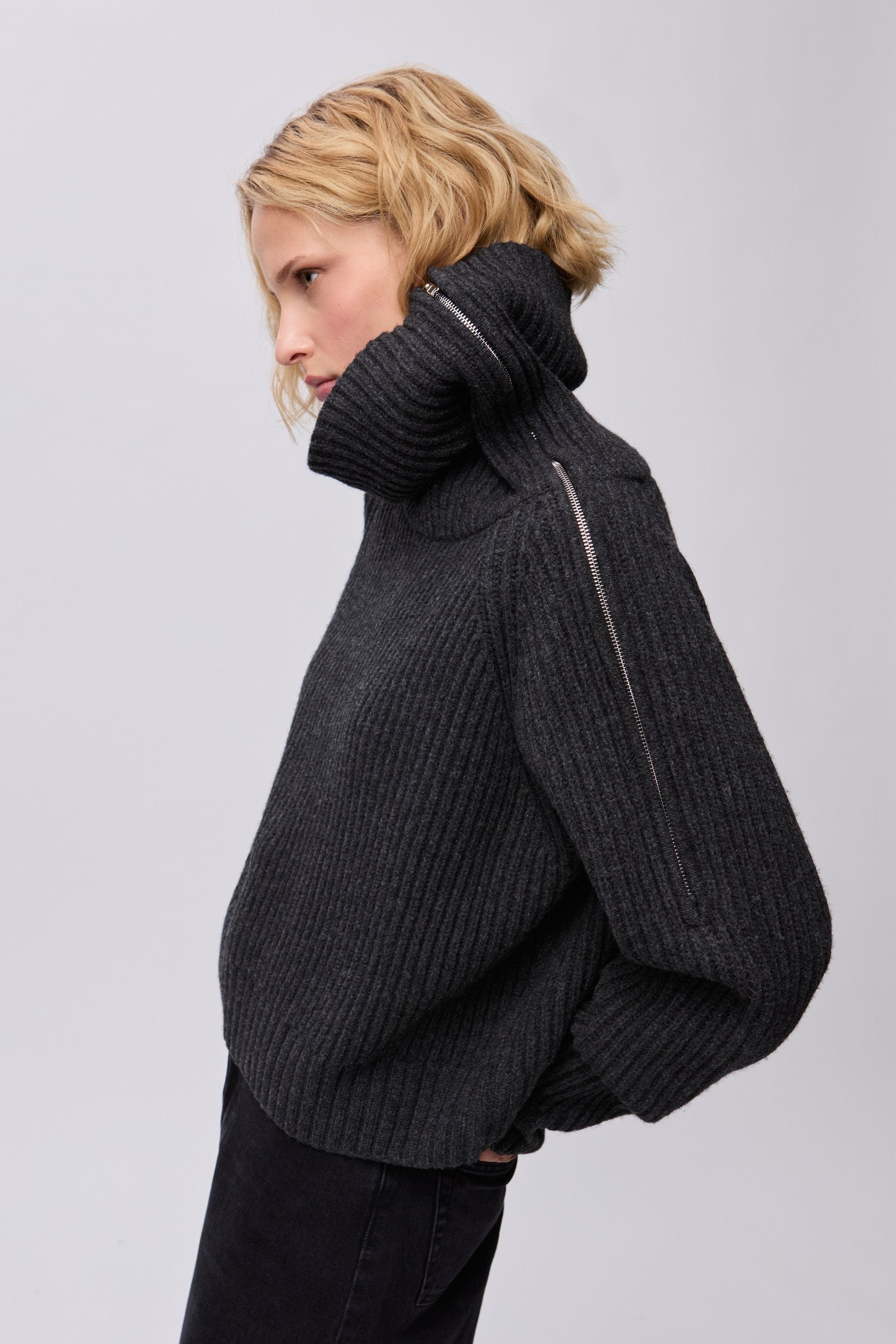 IOFIDELIA Pullover LOOKBOOK FRONT 30600000-GY949