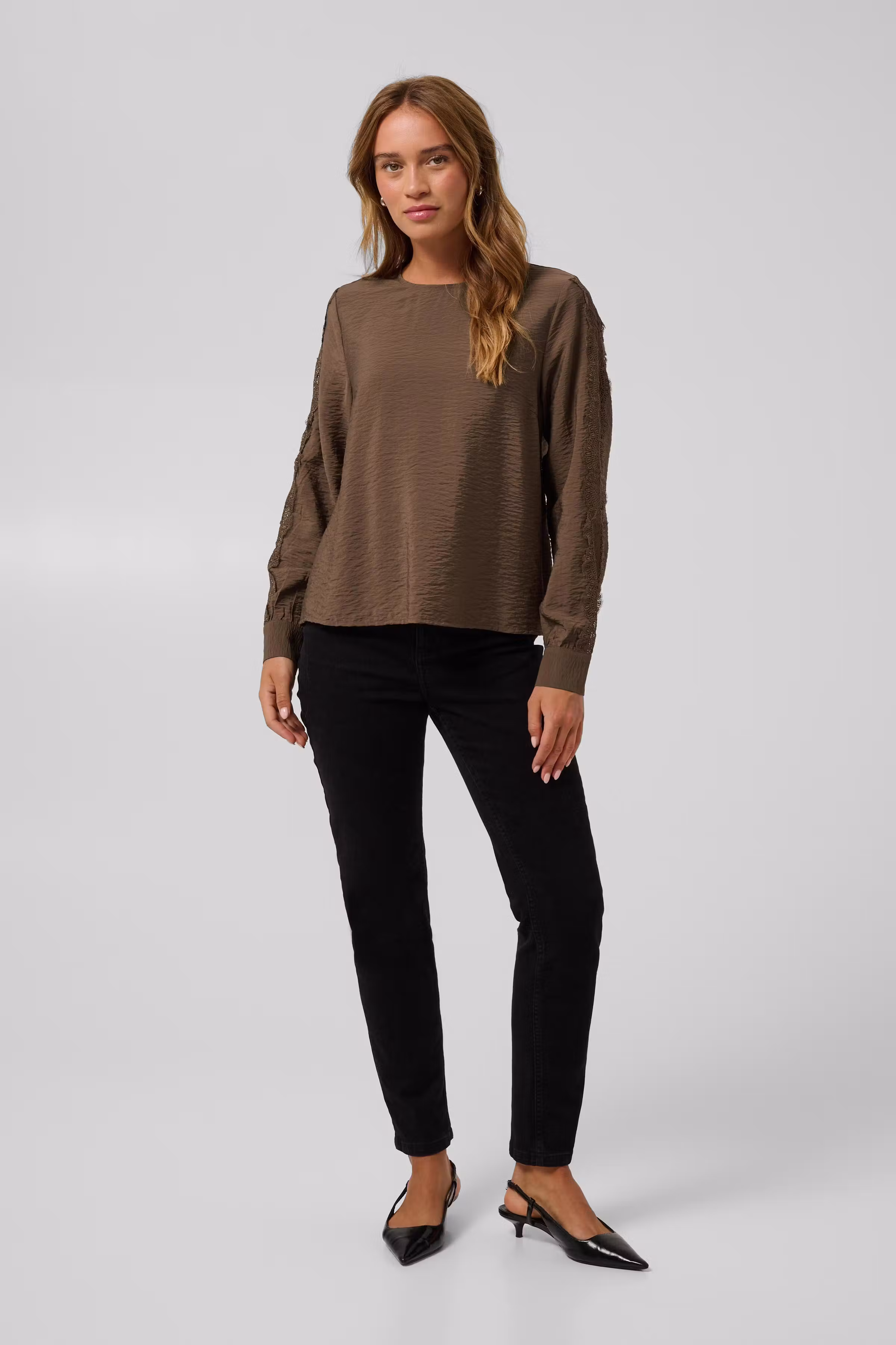 KAgilda Bluse LOOKBOOK FRONT 10512264-191116