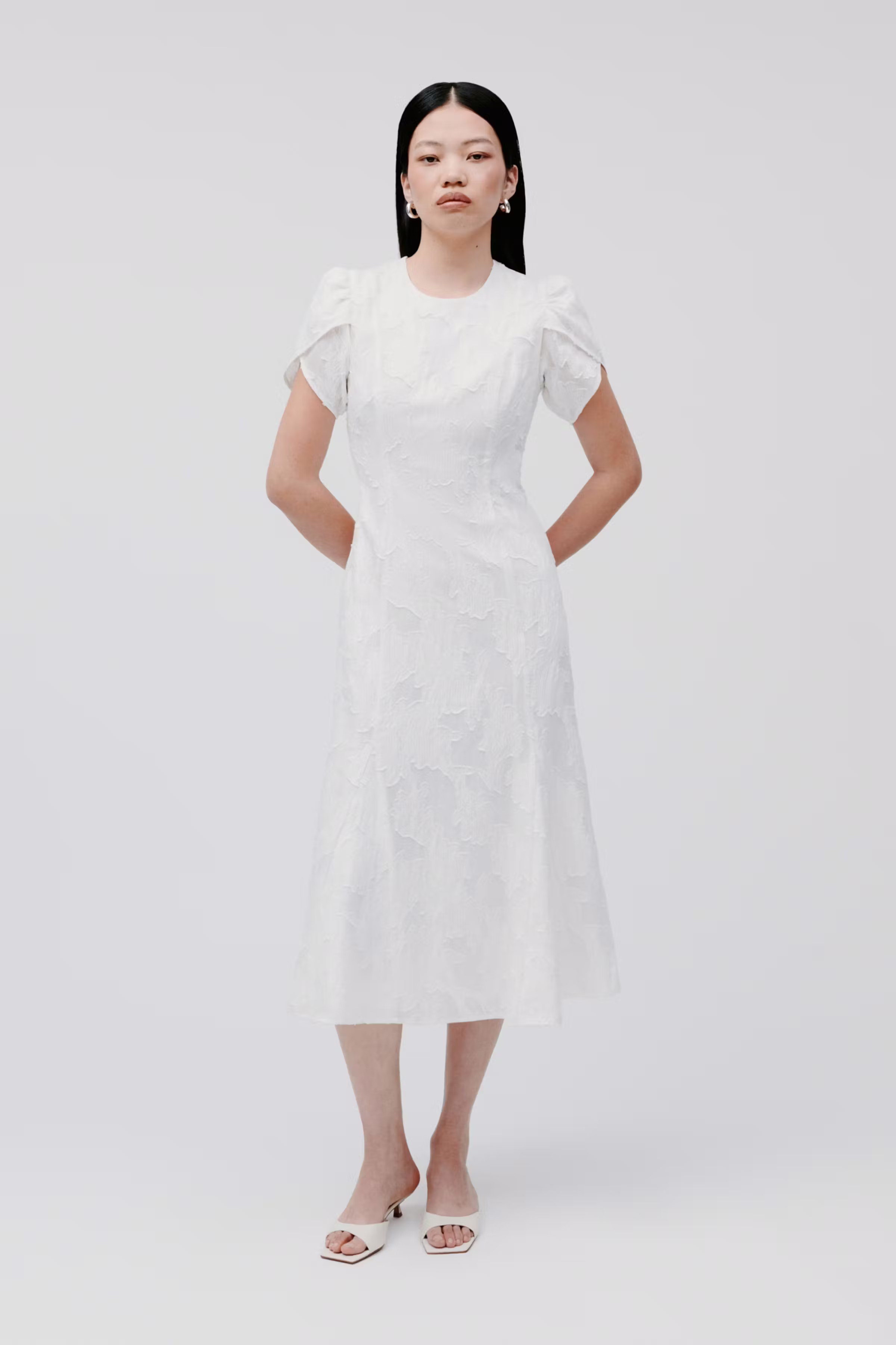 NASRIN Dress LOOKBOOK FRONT 30600663-WH010